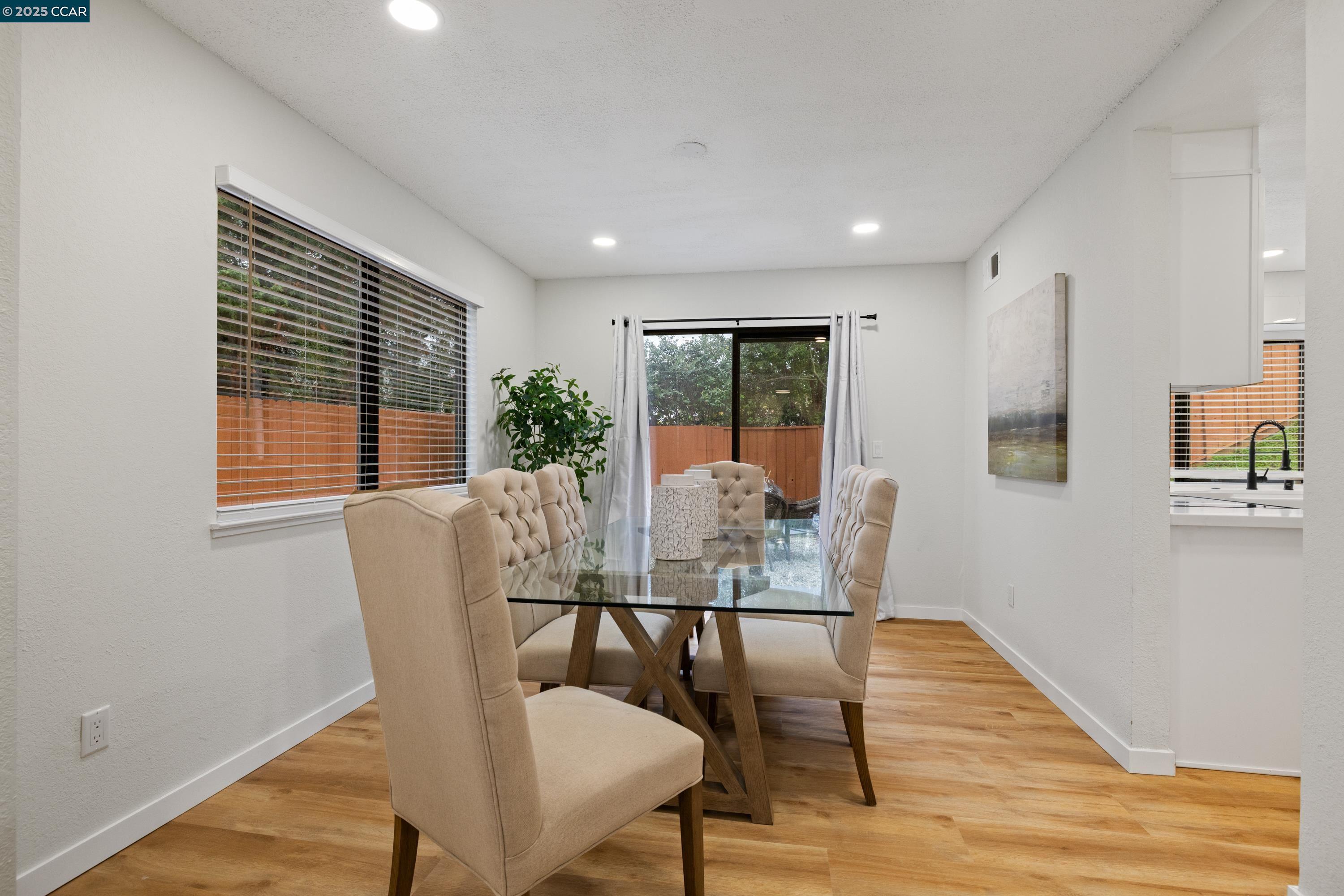 Detail Gallery Image 9 of 39 For 397 Seahorse Dr., Vallejo,  CA 94541-7165 - 4 Beds | 2/1 Baths