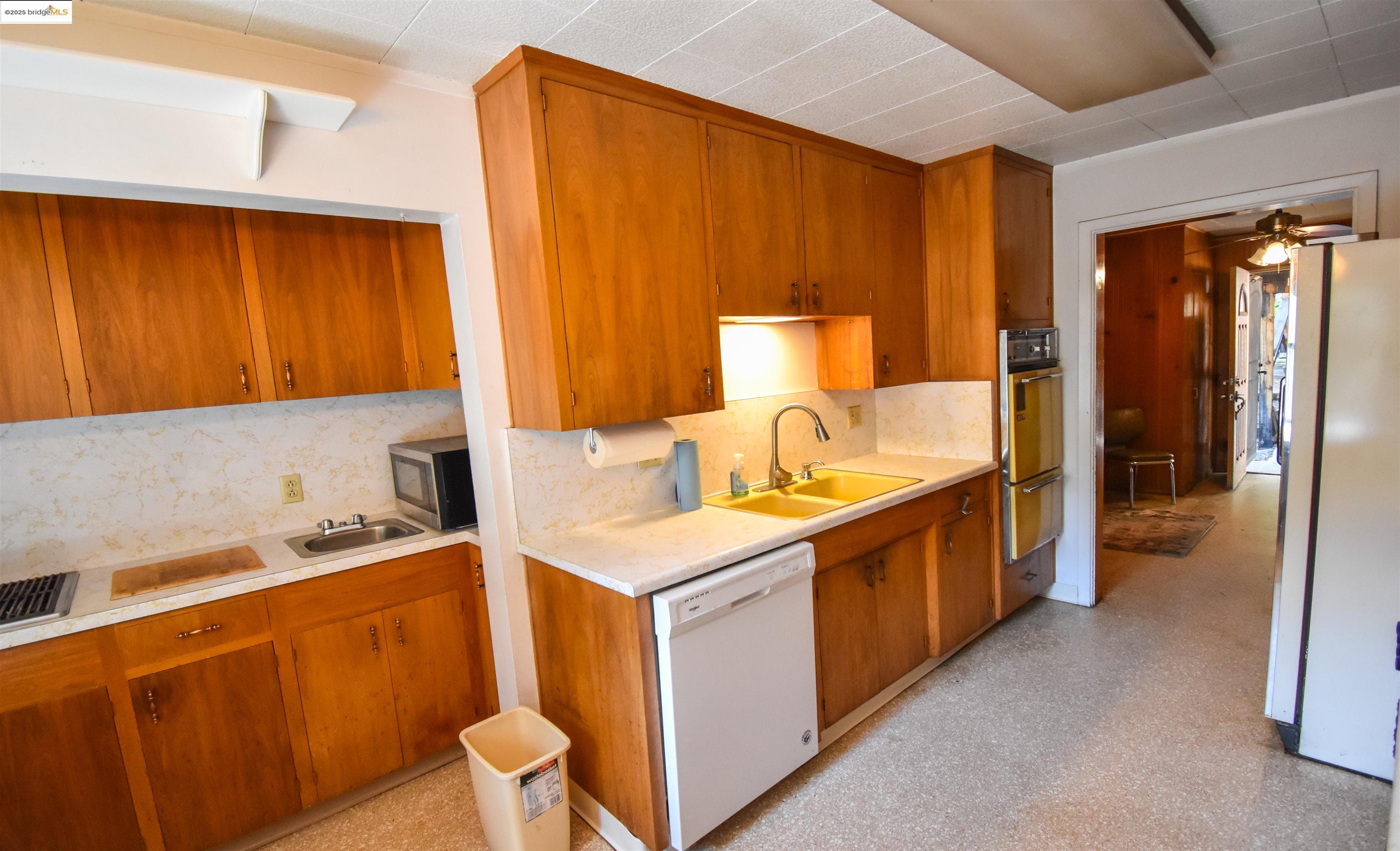 Detail Gallery Image 19 of 60 For 31920 State Highway 108, Strawberry,  CA 95375-0000 - 3 Beds | 2 Baths