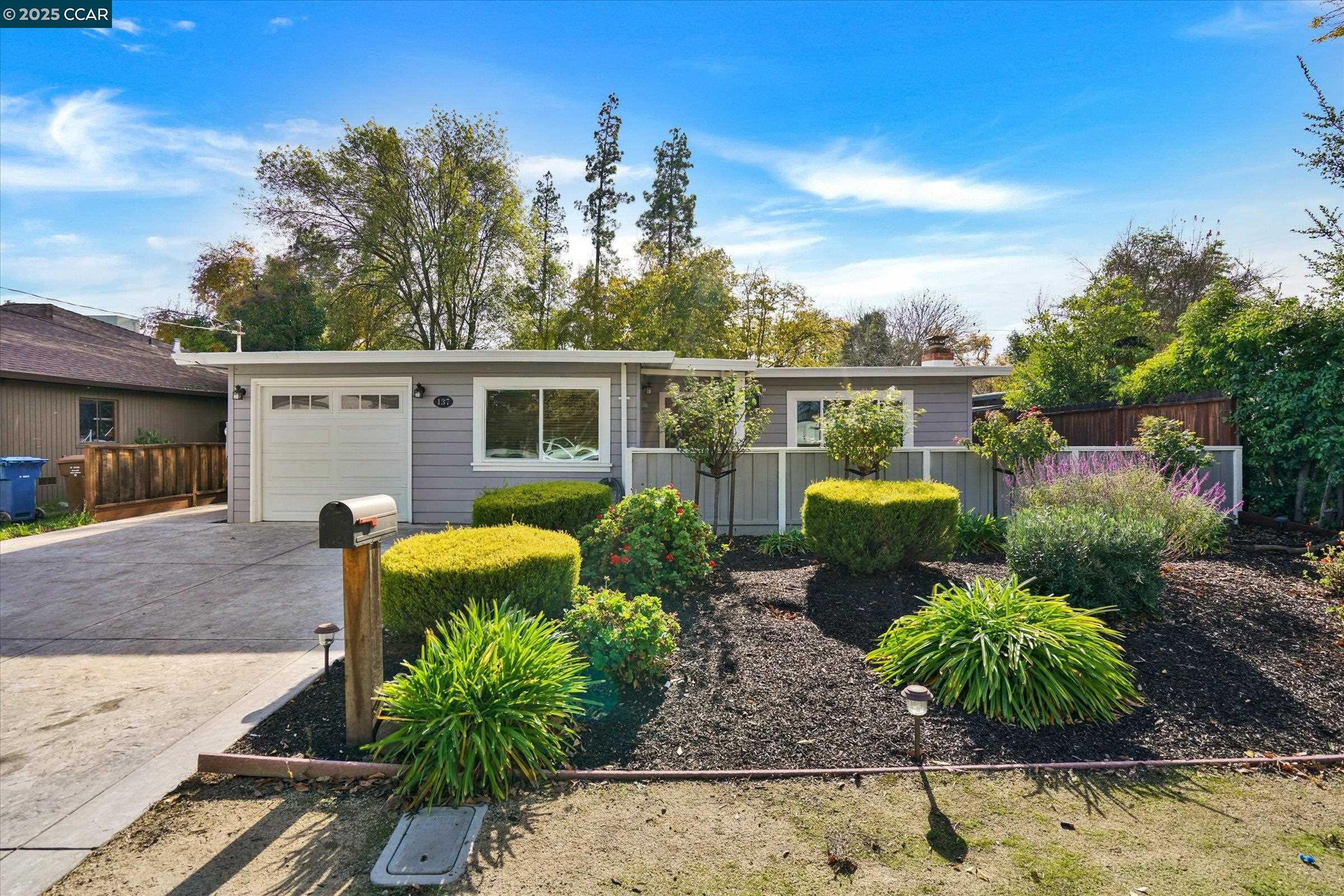 Detail Gallery Image 2 of 56 For 137 Diablo Ct, Pleasant Hill,  CA 94523 - 3 Beds | 1 Baths