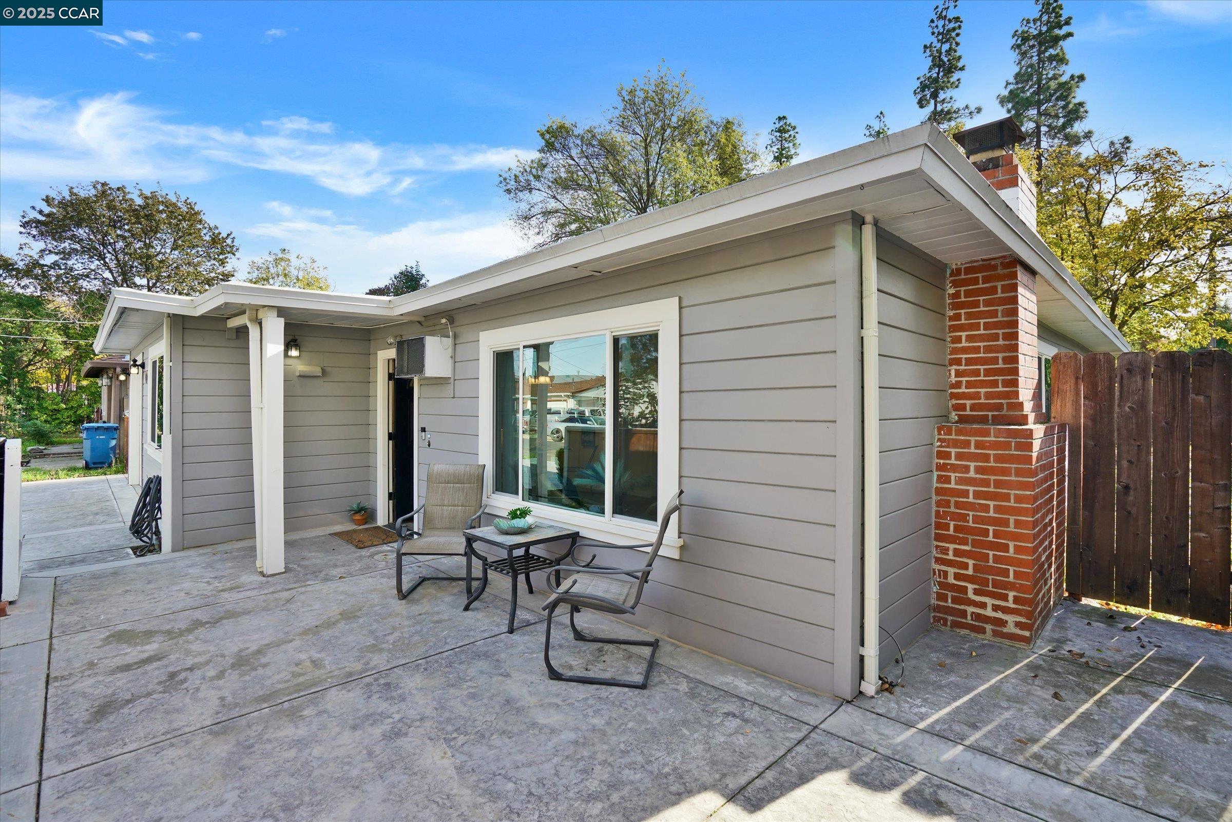 Detail Gallery Image 5 of 56 For 137 Diablo Ct, Pleasant Hill,  CA 94523 - 3 Beds | 1 Baths