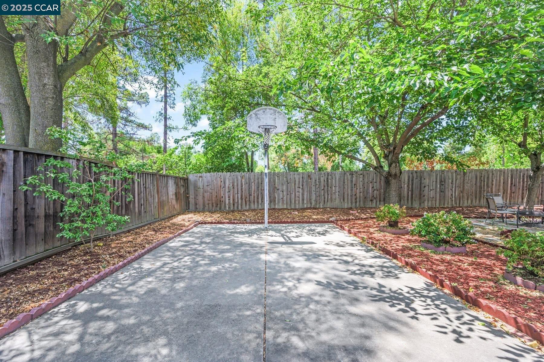 Detail Gallery Image 56 of 56 For 137 Diablo Ct, Pleasant Hill,  CA 94523 - 3 Beds | 1 Baths