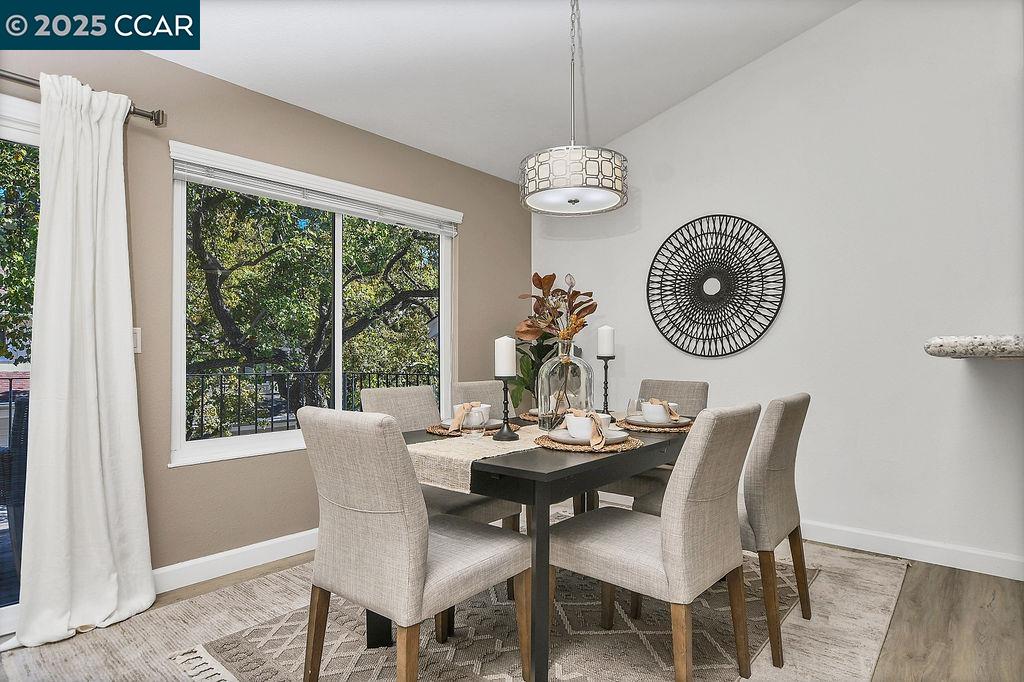 Detail Gallery Image 12 of 33 For 2414 Heatherleaf Ln, Martinez,  CA 94553 - 3 Beds | 2 Baths