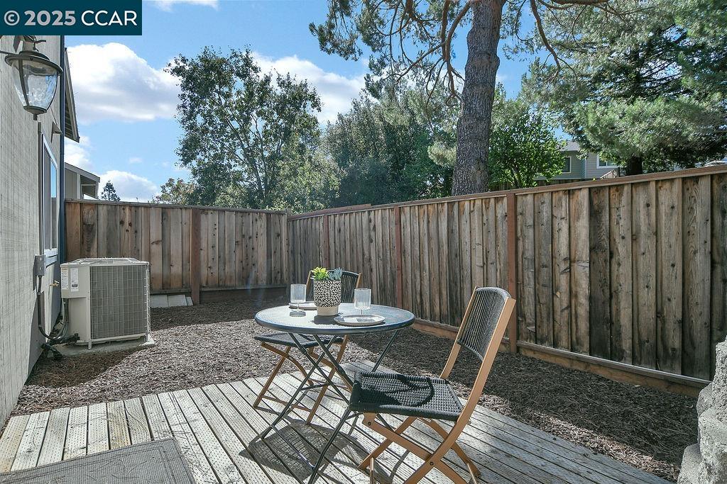 Detail Gallery Image 31 of 33 For 2414 Heatherleaf Ln, Martinez,  CA 94553 - 3 Beds | 2 Baths