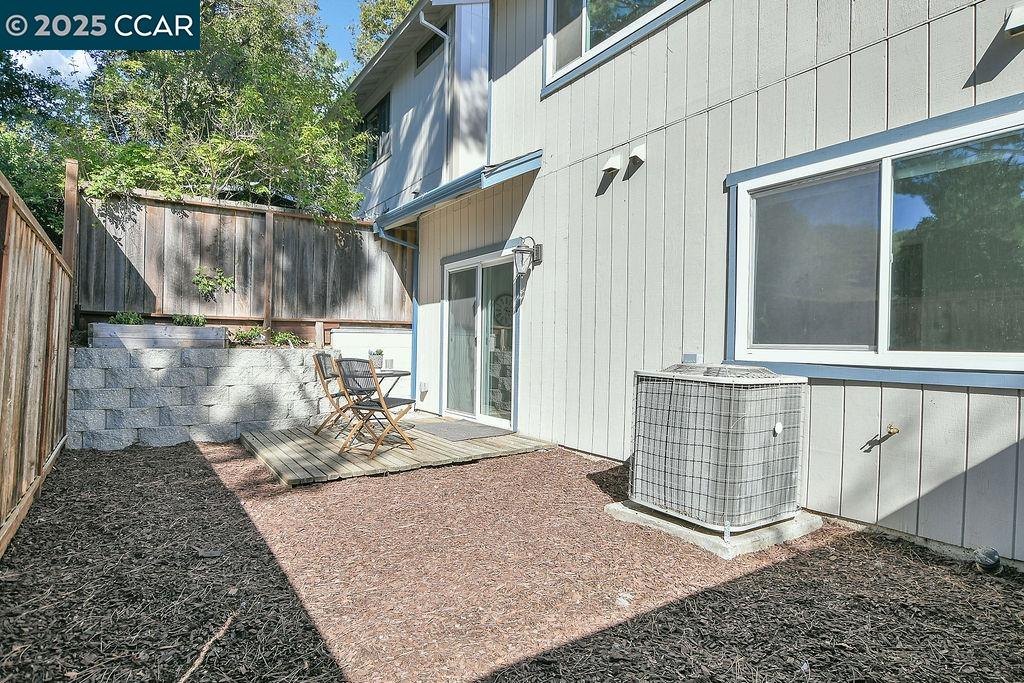 Detail Gallery Image 33 of 33 For 2414 Heatherleaf Ln, Martinez,  CA 94553 - 3 Beds | 2 Baths