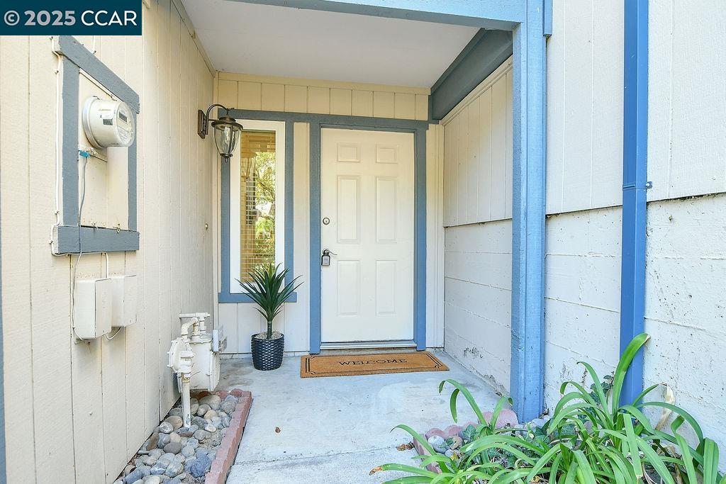 Detail Gallery Image 6 of 33 For 2414 Heatherleaf Ln, Martinez,  CA 94553 - 3 Beds | 2 Baths