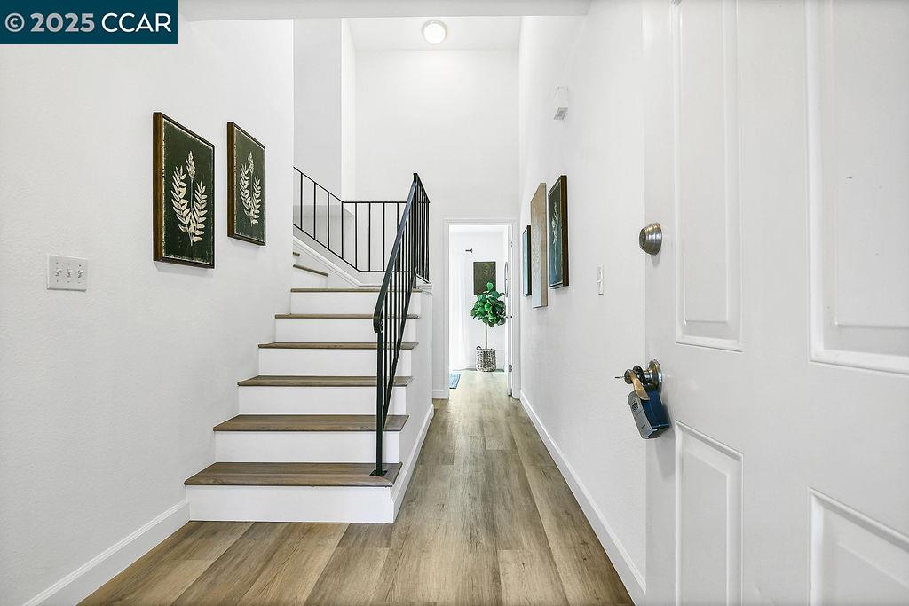 Detail Gallery Image 7 of 33 For 2414 Heatherleaf Ln, Martinez,  CA 94553 - 3 Beds | 2 Baths