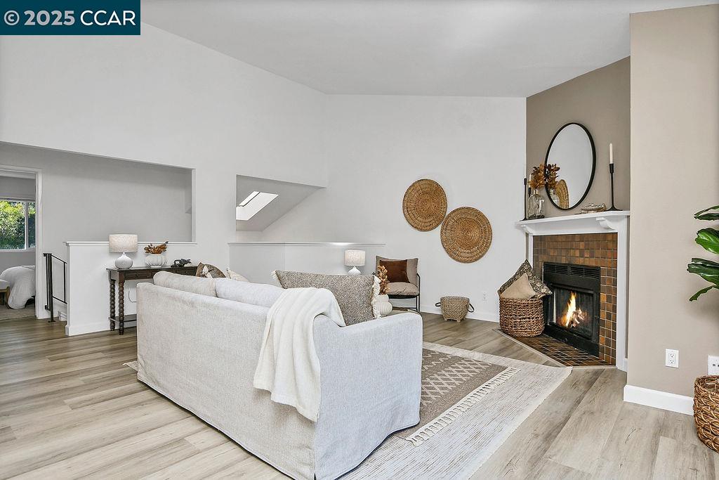 Detail Gallery Image 8 of 33 For 2414 Heatherleaf Ln, Martinez,  CA 94553 - 3 Beds | 2 Baths