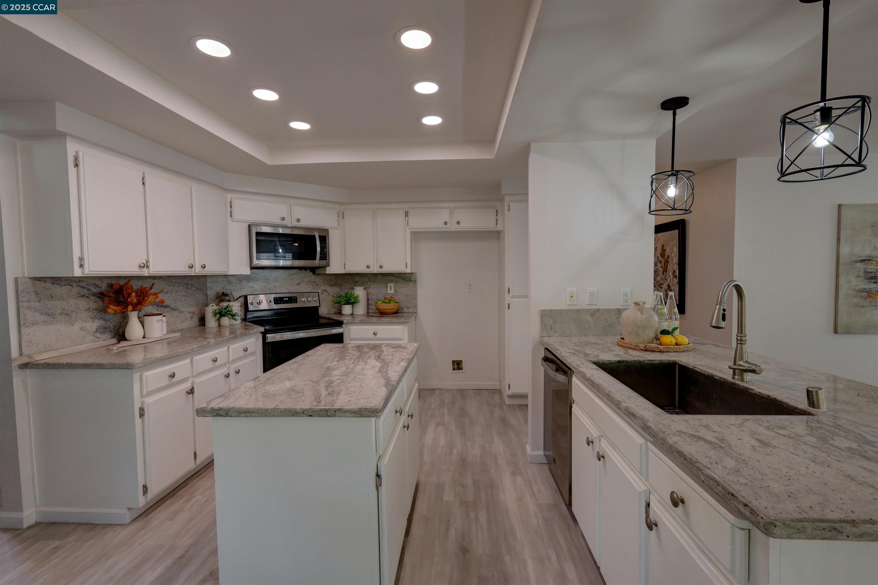 Detail Gallery Image 14 of 60 For 4108 Rockford Dr, Antioch,  CA 94509 - 5 Beds | 3 Baths