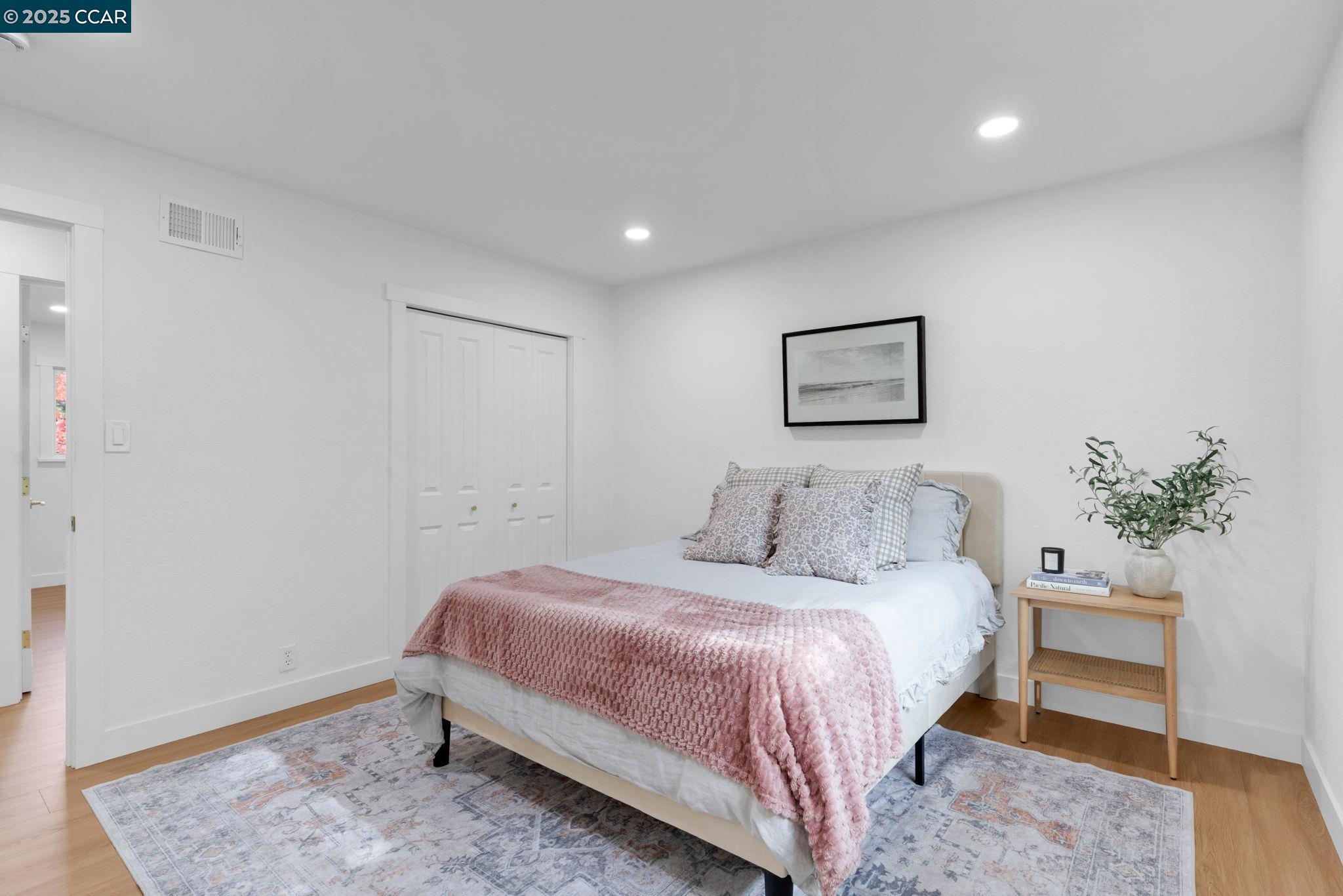 Detail Gallery Image 11 of 21 For 421 Roanoke Dr, Martinez,  CA 94553 - 3 Beds | 2 Baths