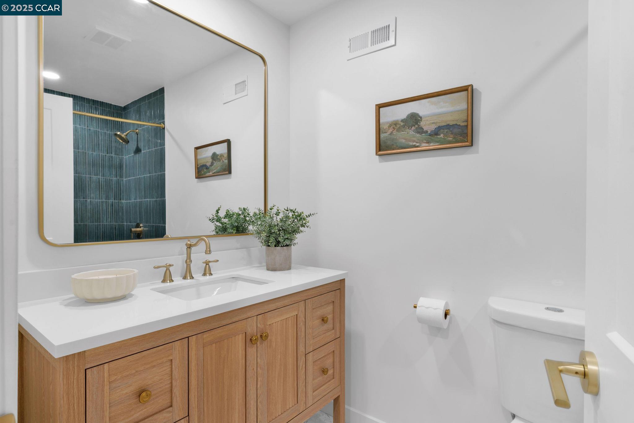 Detail Gallery Image 14 of 21 For 421 Roanoke Dr, Martinez,  CA 94553 - 3 Beds | 2 Baths