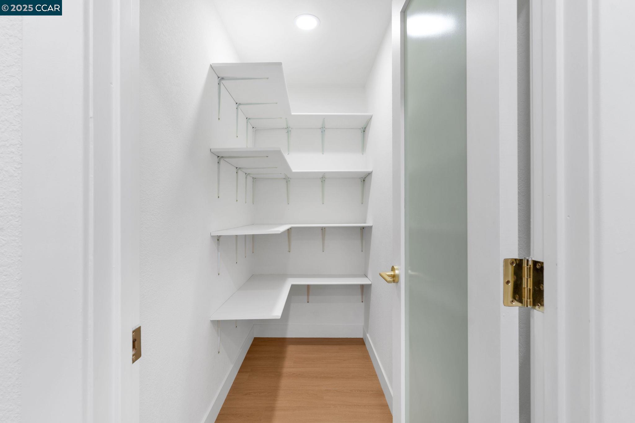 Detail Gallery Image 16 of 21 For 421 Roanoke Dr, Martinez,  CA 94553 - 3 Beds | 2 Baths