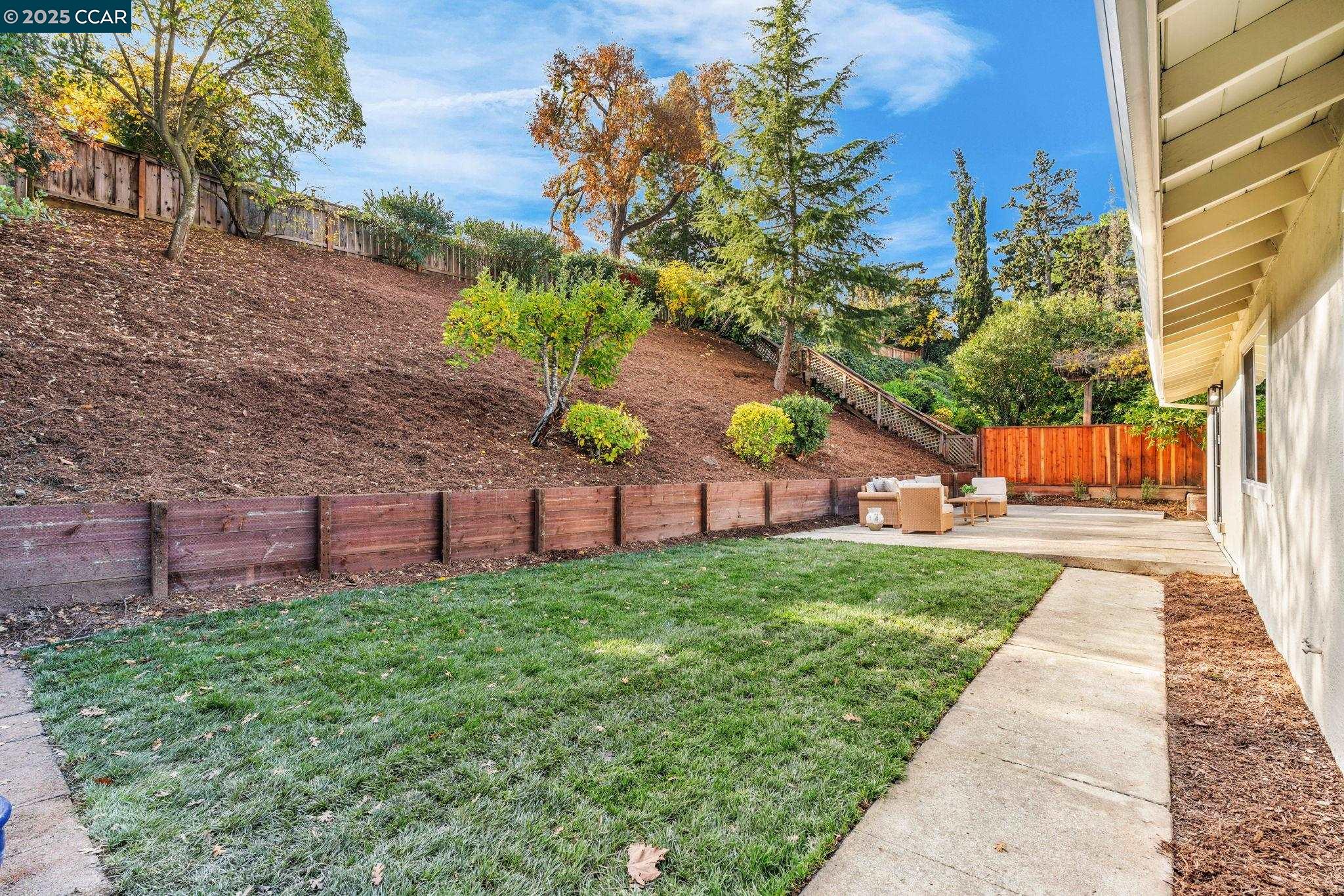 Detail Gallery Image 18 of 21 For 421 Roanoke Dr, Martinez,  CA 94553 - 3 Beds | 2 Baths