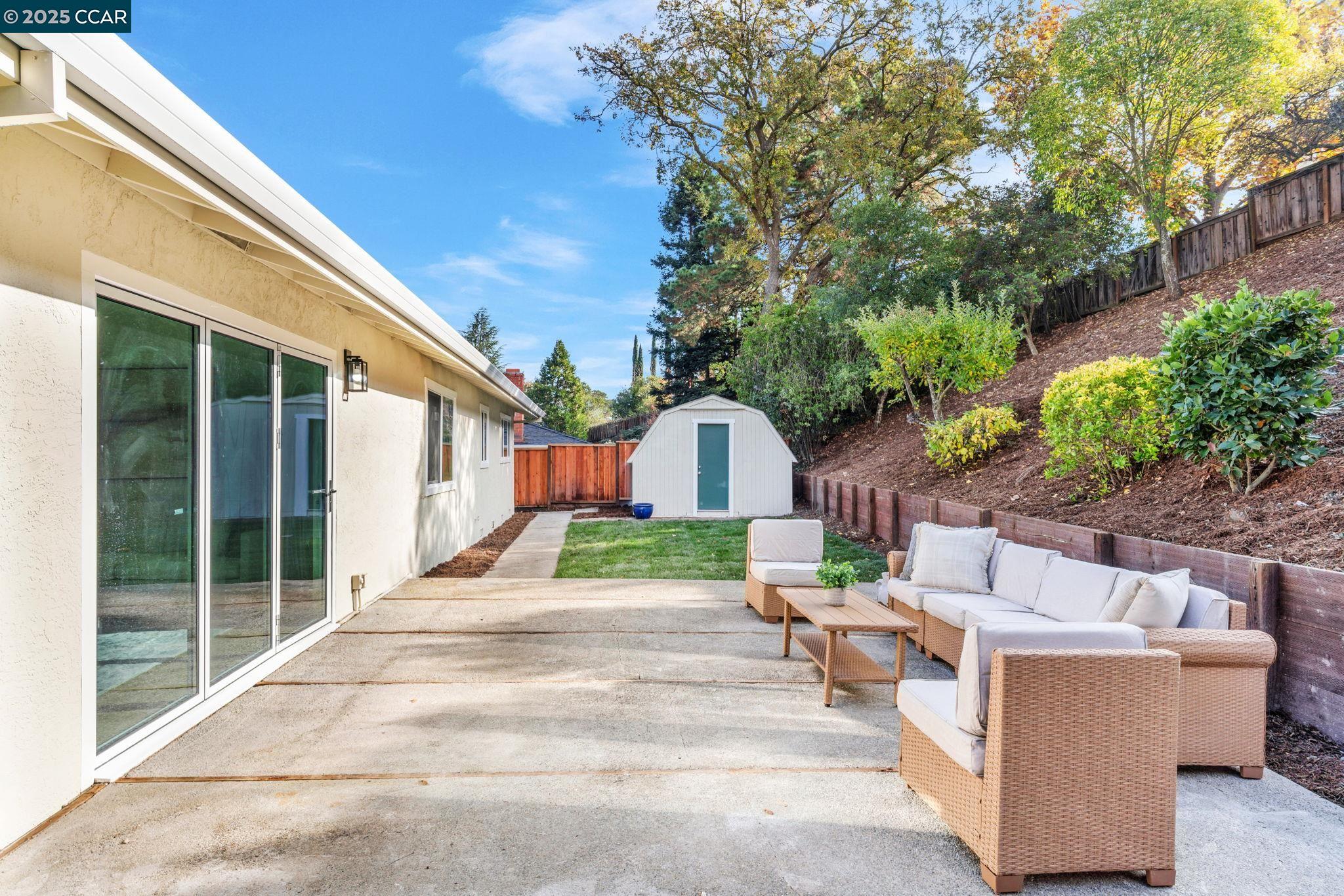 Detail Gallery Image 19 of 21 For 421 Roanoke Dr, Martinez,  CA 94553 - 3 Beds | 2 Baths