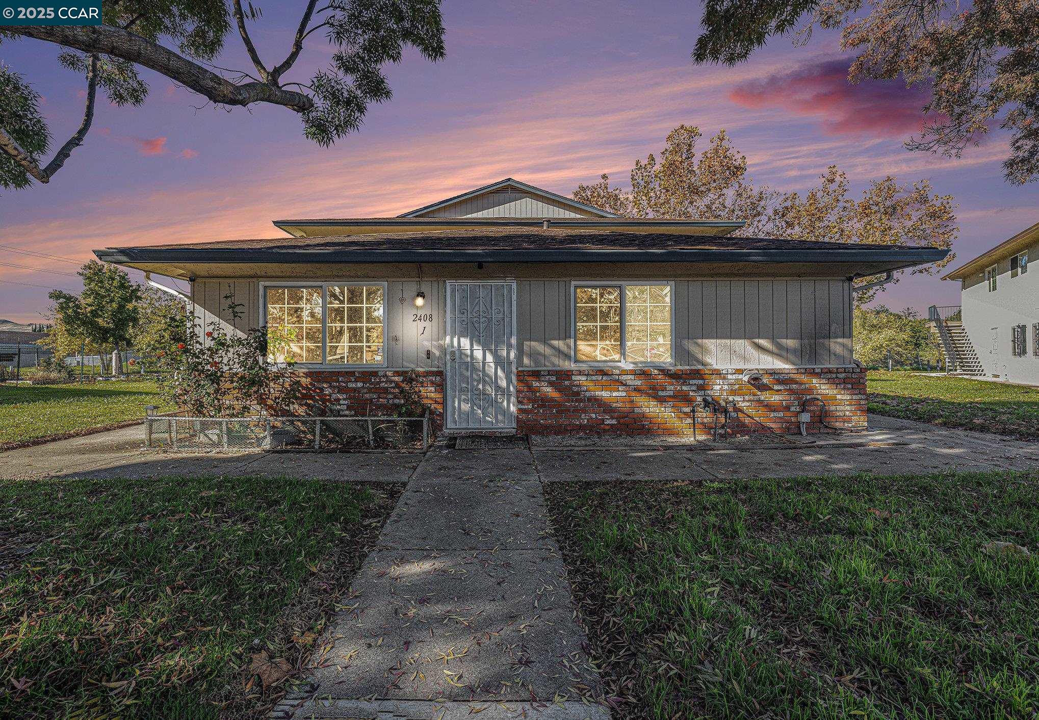 Photo #2: 41118857 Listing: Photo #2