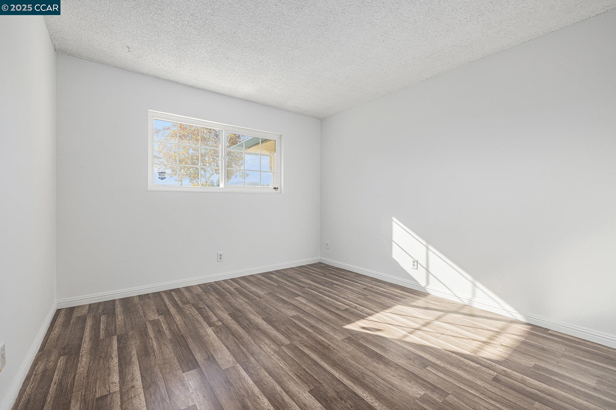 Photo #12: 41118857 Listing: Photo #12