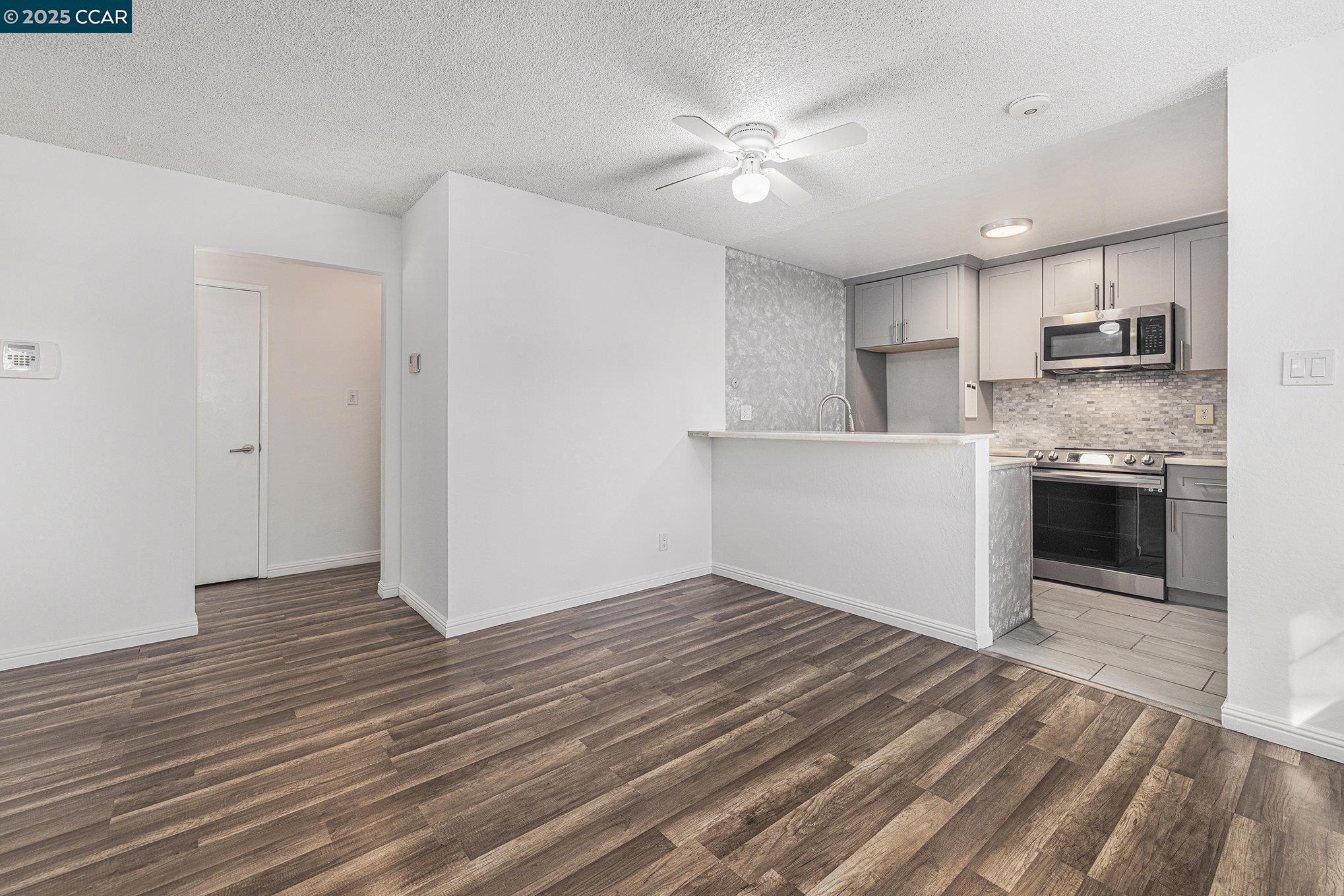 Photo #8: 41118857 Listing: Photo #8