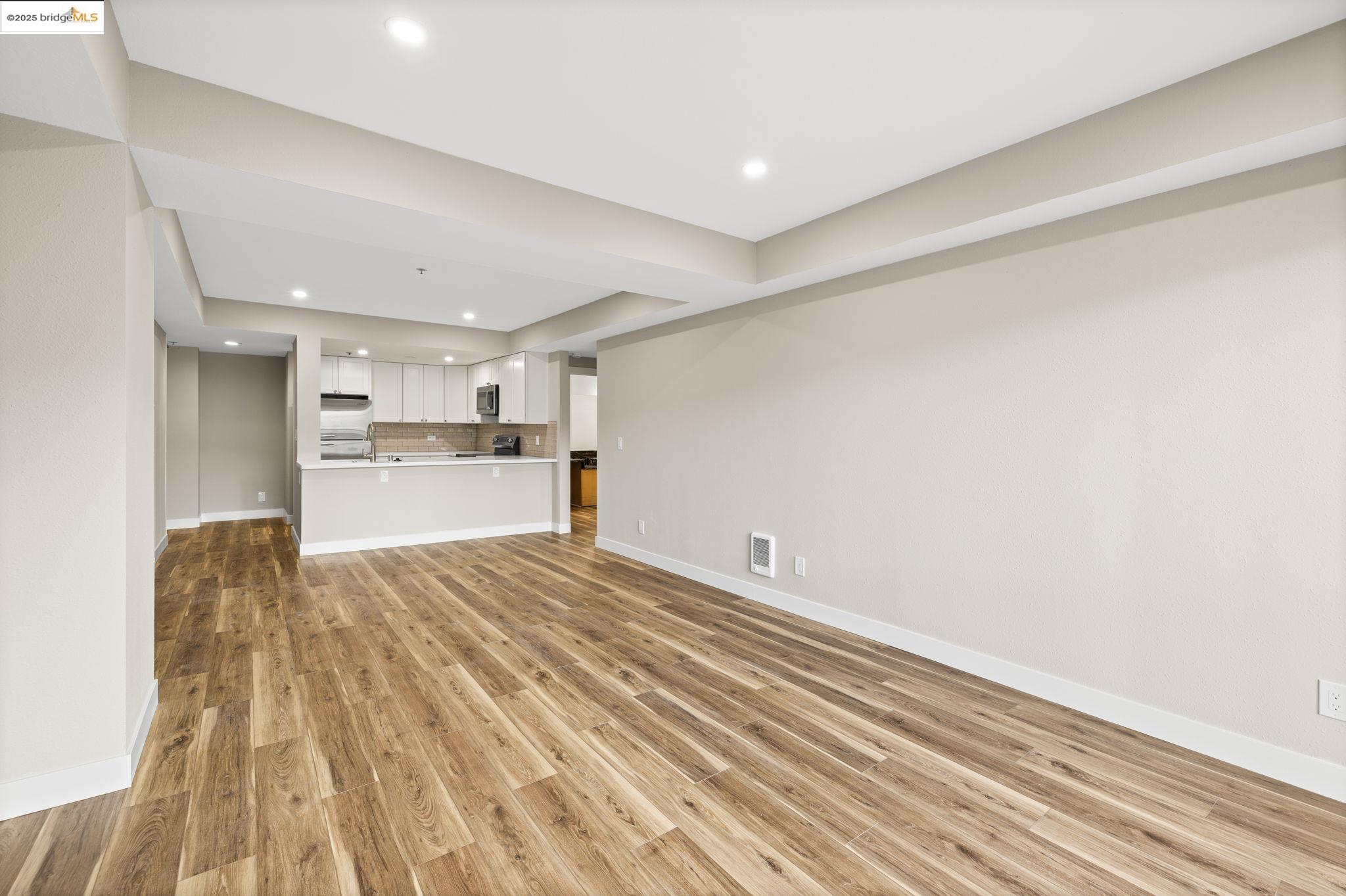 Detail Gallery Image 9 of 59 For 601 Van Ness Ave #441,  San Francisco,  CA 94102 - 1 Beds | 1 Baths