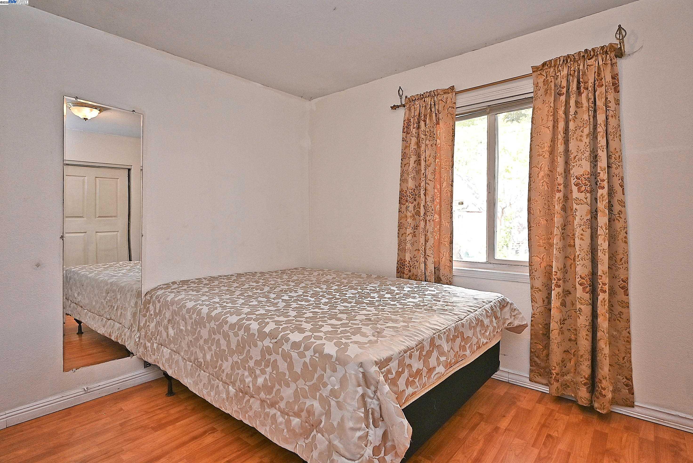 Detail Gallery Image 19 of 29 For 19092 Ricardo Ave, San Lorenzo,  CA 94541 - 5 Beds | 2/1 Baths