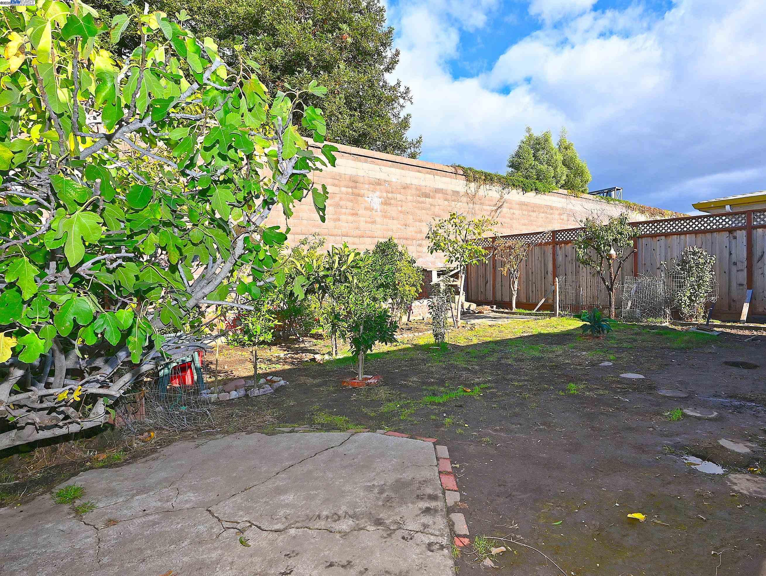 Detail Gallery Image 26 of 29 For 19092 Ricardo Ave, San Lorenzo,  CA 94541 - 5 Beds | 2/1 Baths