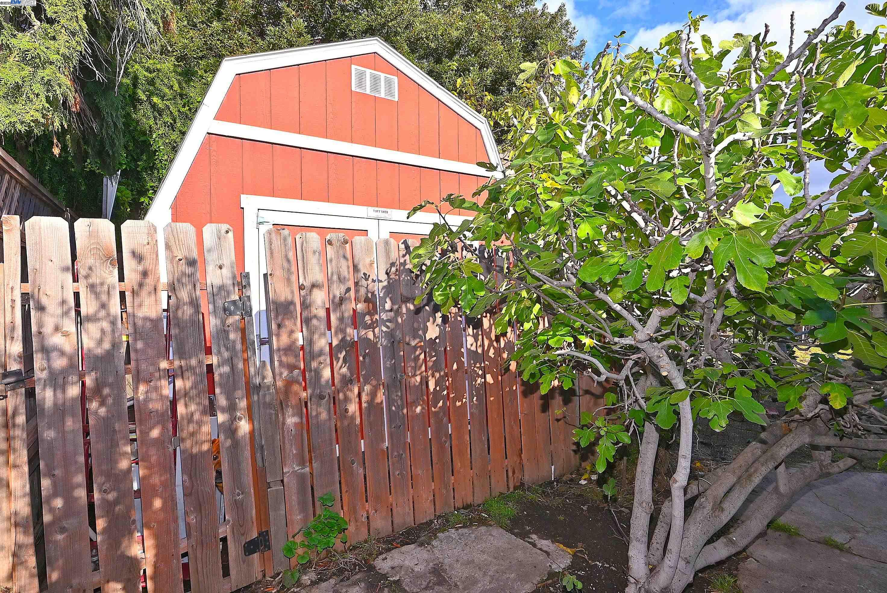 Detail Gallery Image 28 of 29 For 19092 Ricardo Ave, San Lorenzo,  CA 94541 - 5 Beds | 2/1 Baths