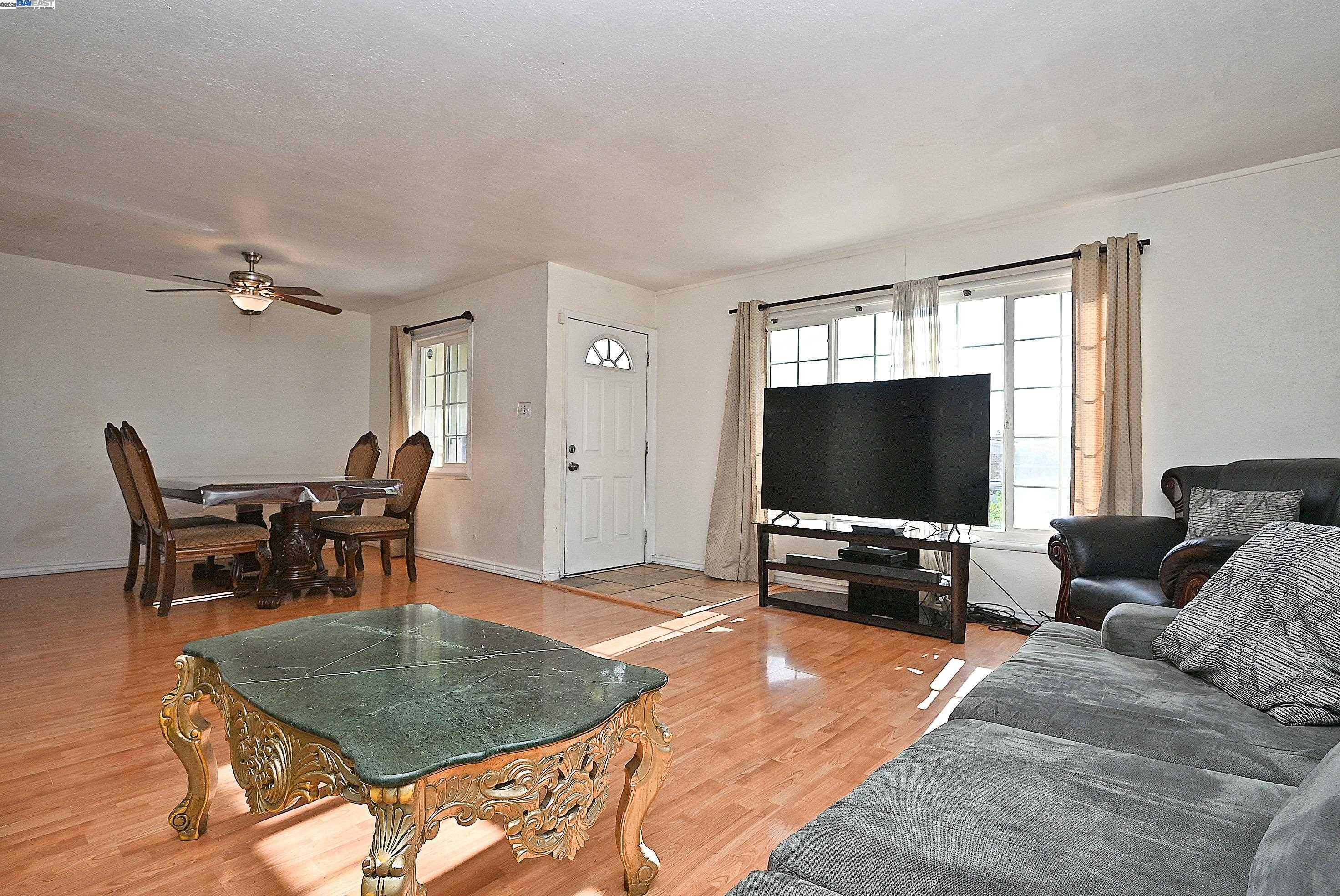 Detail Gallery Image 4 of 29 For 19092 Ricardo Ave, San Lorenzo,  CA 94541 - 5 Beds | 2/1 Baths