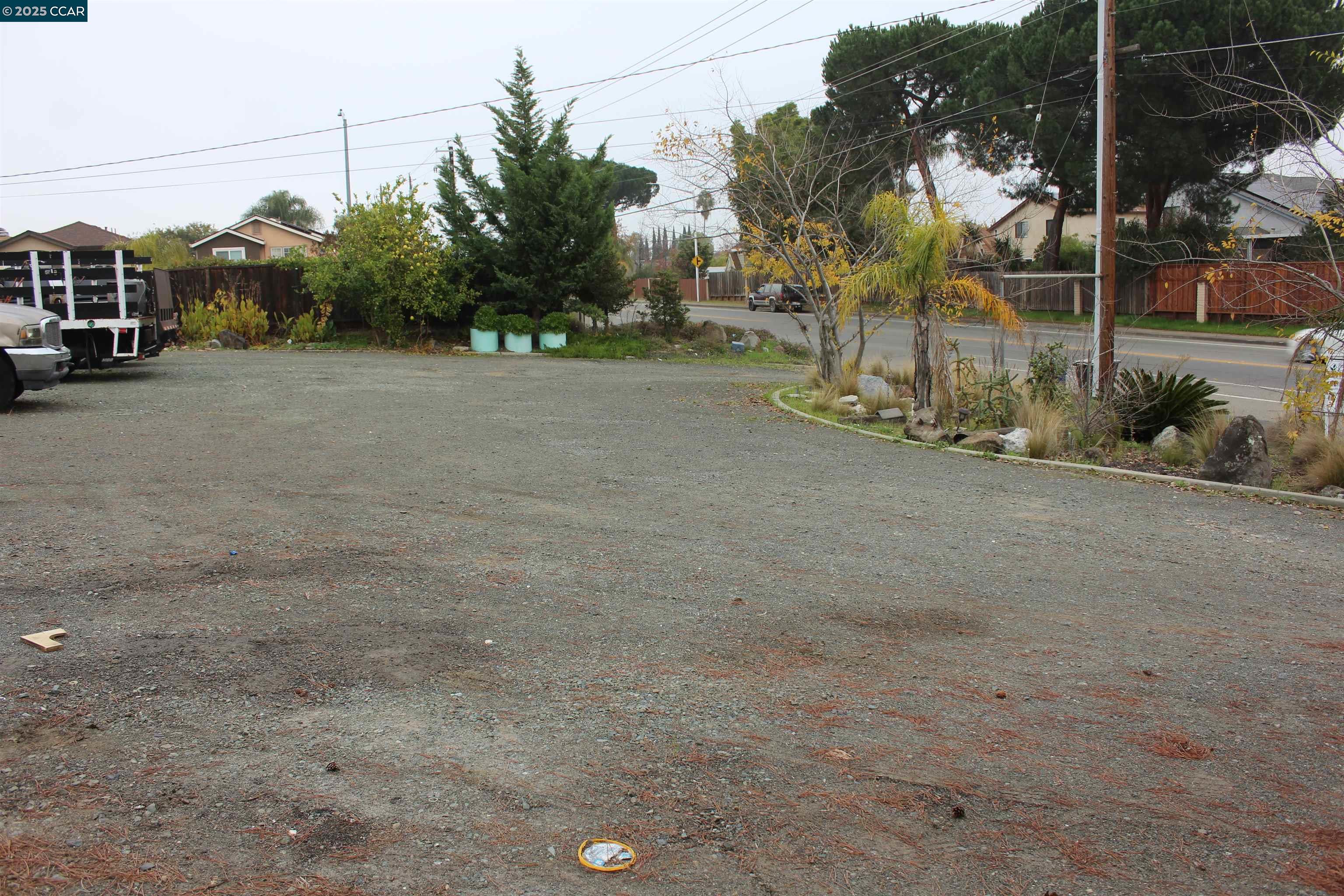 Detail Gallery Image 4 of 12 For 330 W Cypress Rd, Oakley,  CA 94561 - 3 Beds | 2 Baths