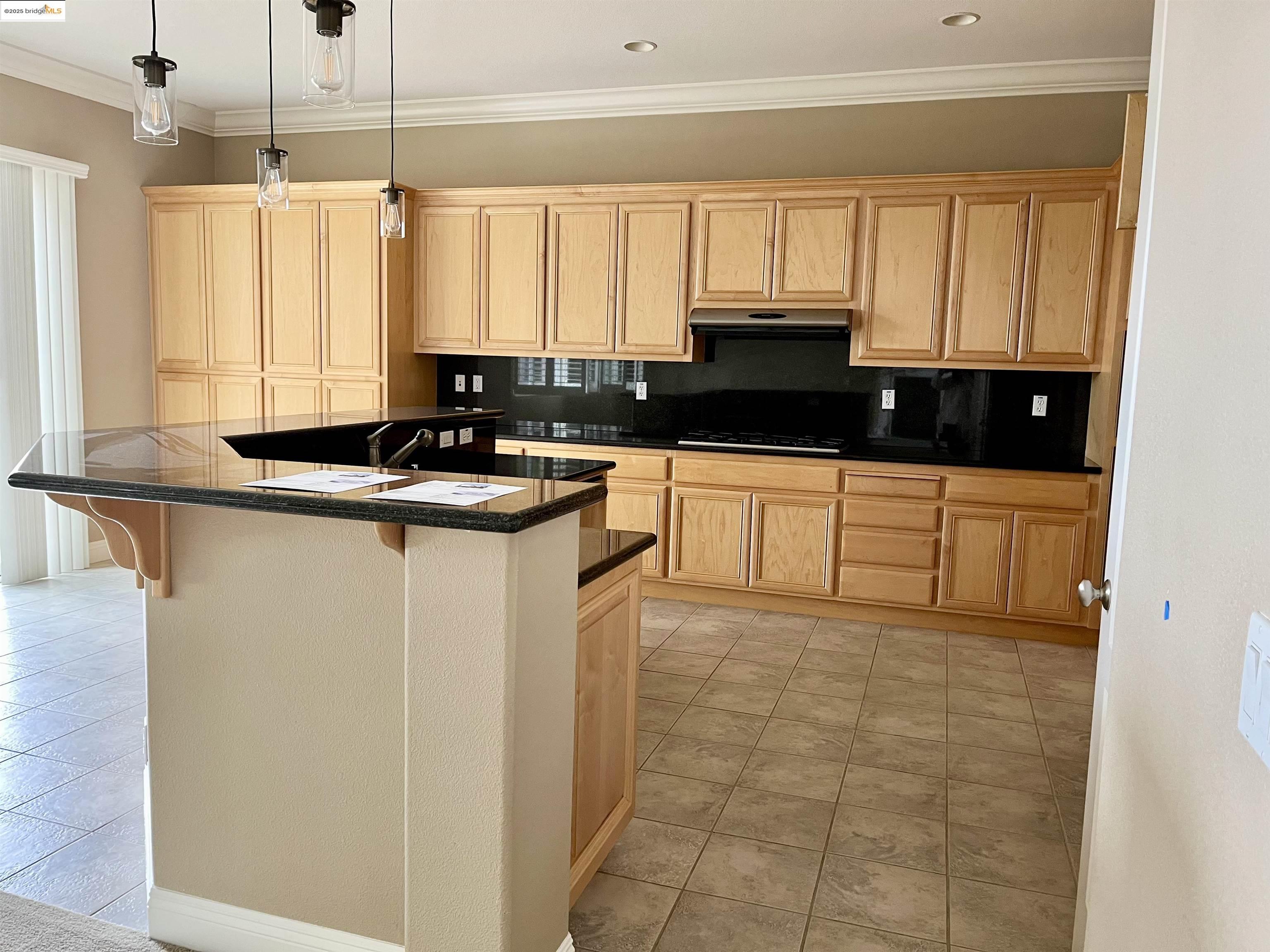 Detail Gallery Image 8 of 16 For 2497 Winged Foot Road, Brentwood,  CA 94513 - 4 Beds | 2/1 Baths