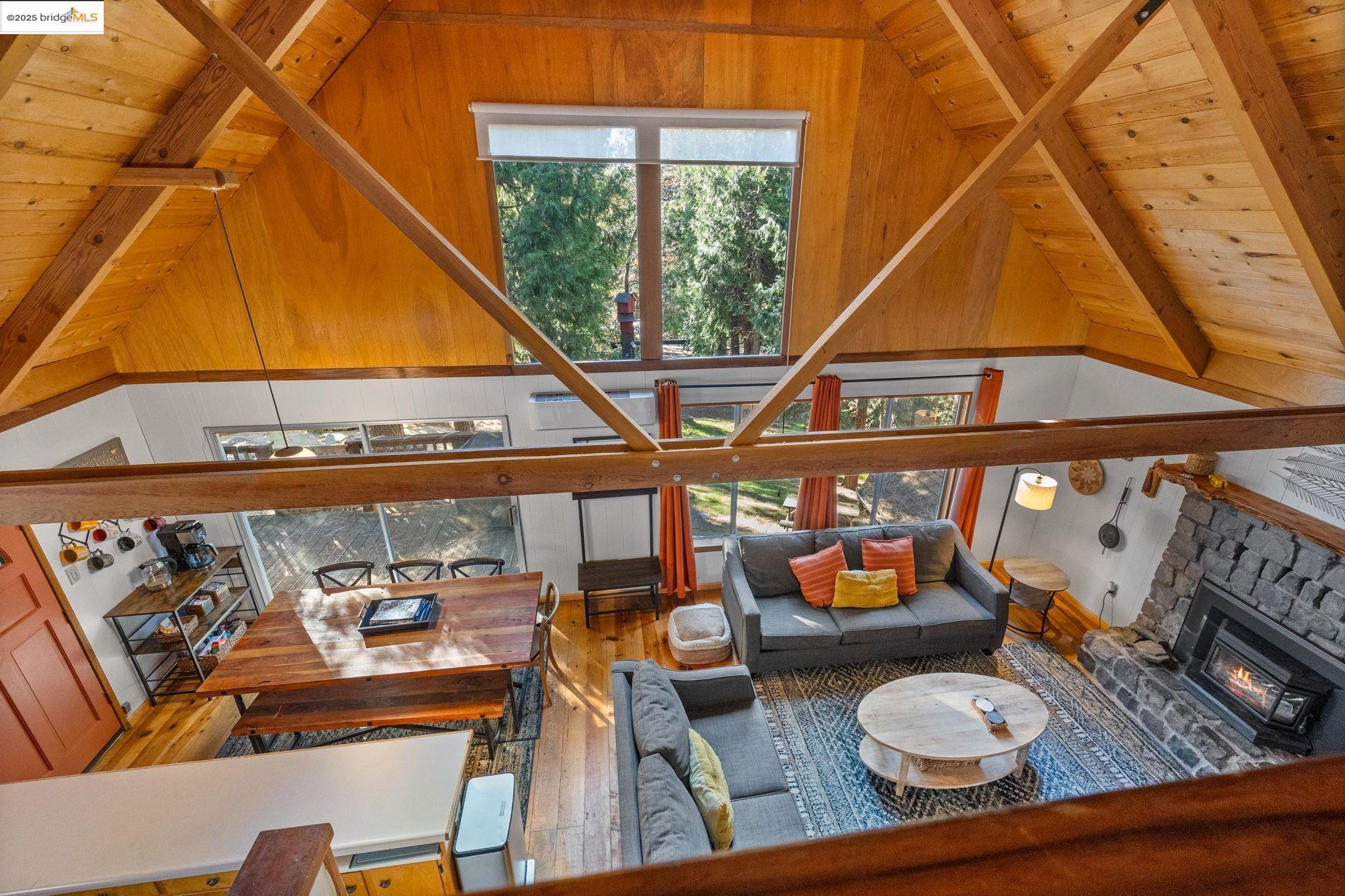 Detail Gallery Image 3 of 32 For 17819 Robin Rd, Twain Harte,  CA 95383 - 3 Beds | 2/1 Baths