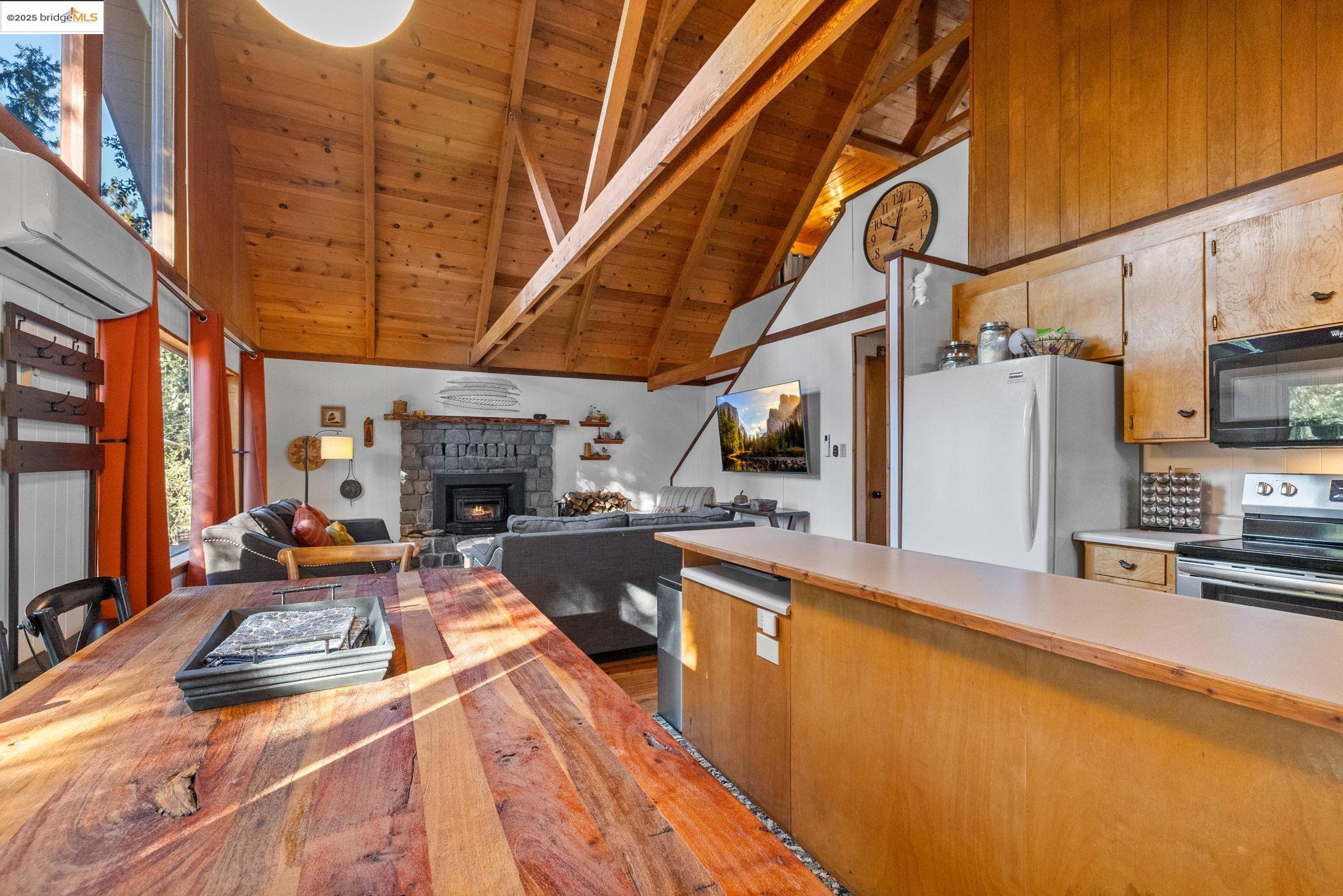 Detail Gallery Image 4 of 32 For 17819 Robin Rd, Twain Harte,  CA 95383 - 3 Beds | 2/1 Baths