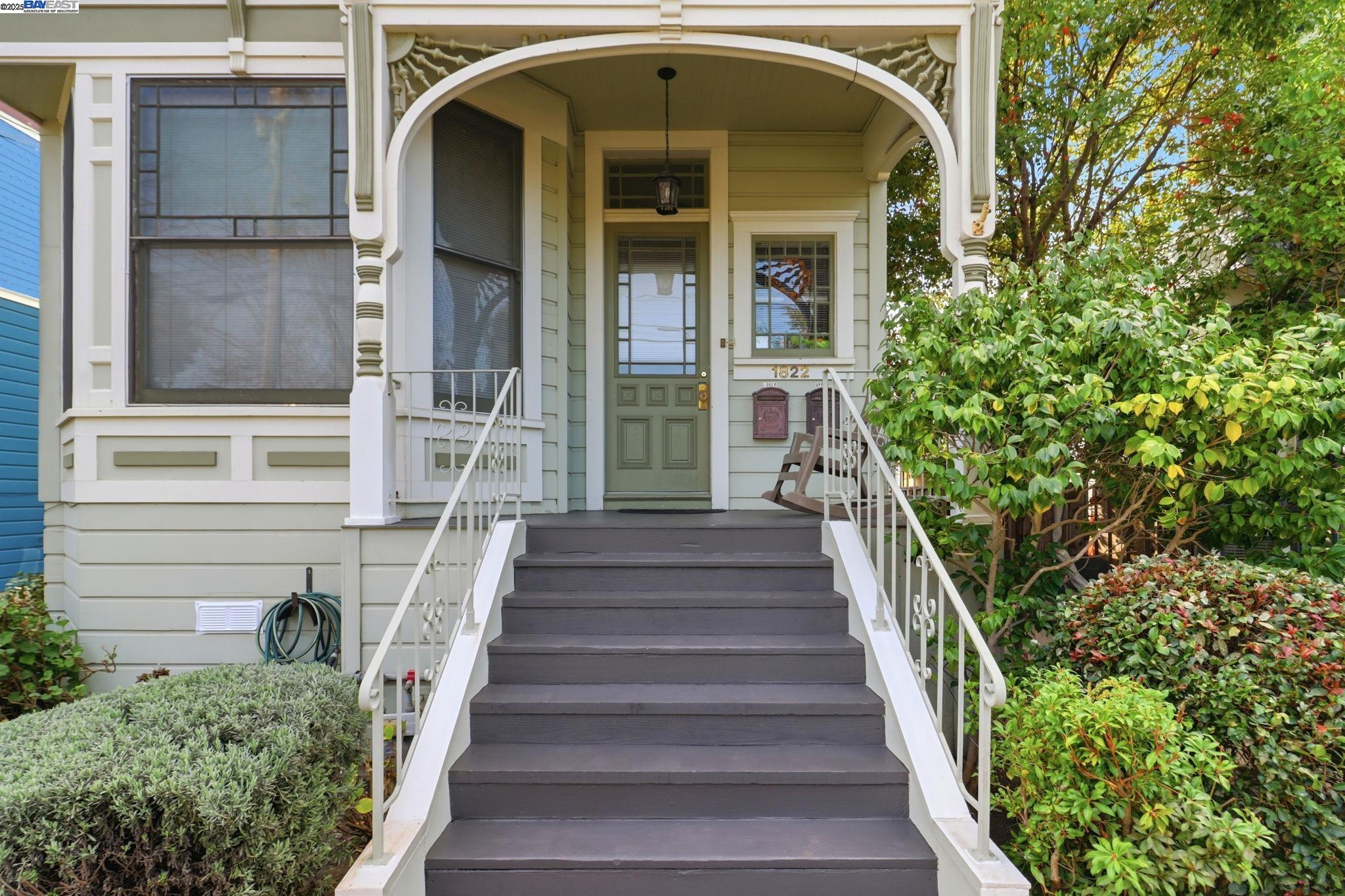 Detail Gallery Image 3 of 14 For 1822 San Antonio Ave, Alameda,  CA 94501 - – Beds | – Baths