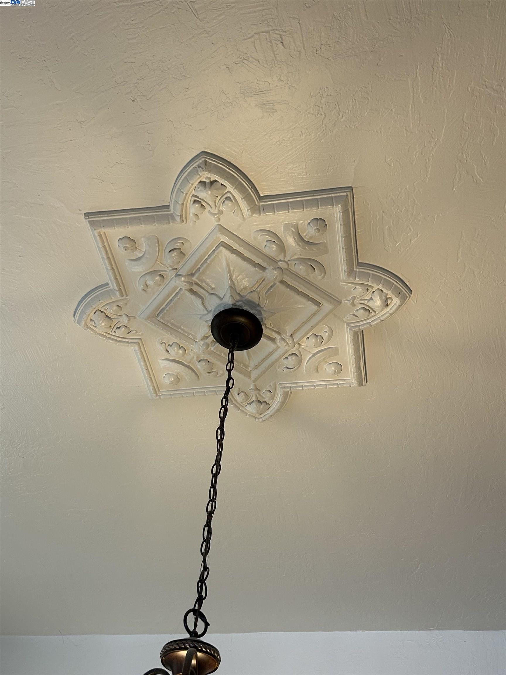 Detail Gallery Image 4 of 14 For 1822 San Antonio Ave, Alameda,  CA 94501 - – Beds | – Baths