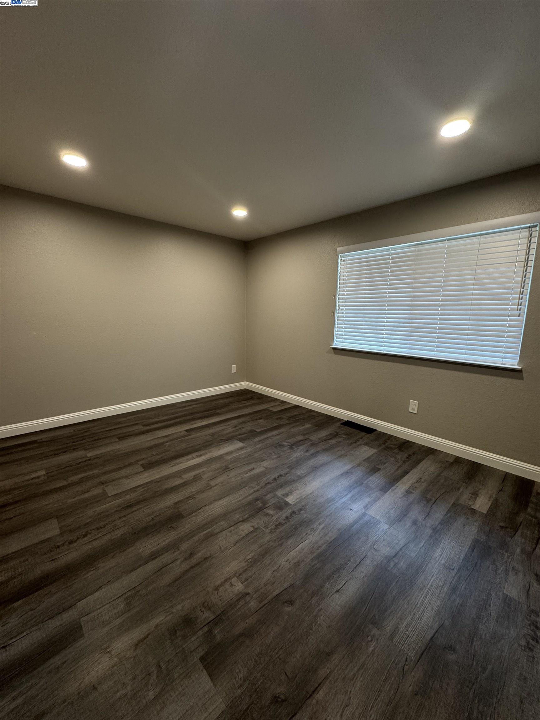 Detail Gallery Image 10 of 14 For 4207 Sheldon Circle, Pleasanton,  CA 94588 - 2 Beds | 2/1 Baths