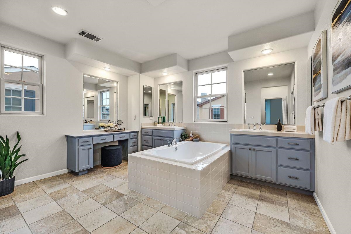 Detail Gallery Image 29 of 56 For 2428 Teal Ln, Alameda,  CA 94501 - 4 Beds | 3 Baths