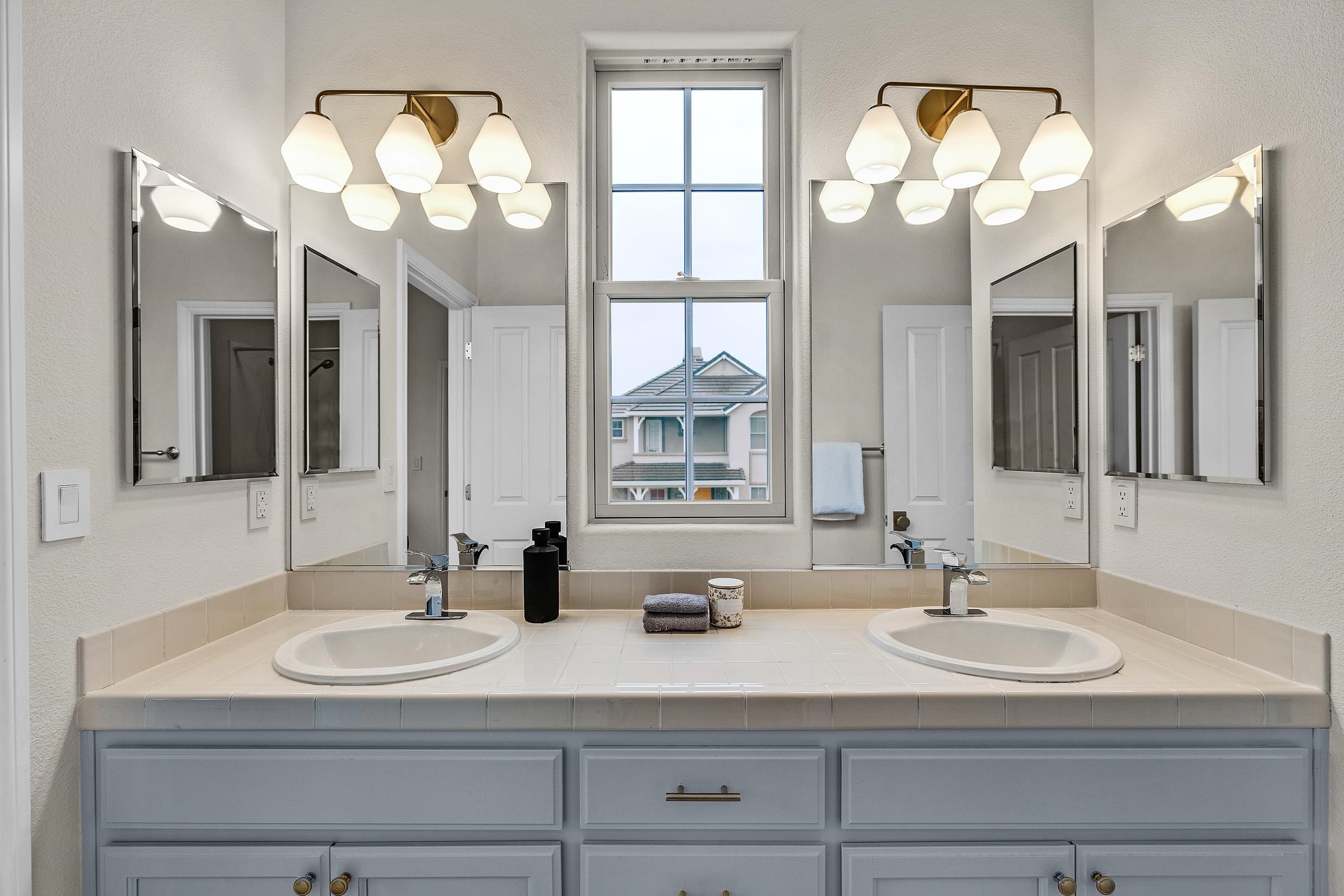 Detail Gallery Image 37 of 56 For 2428 Teal Ln, Alameda,  CA 94501 - 4 Beds | 3 Baths