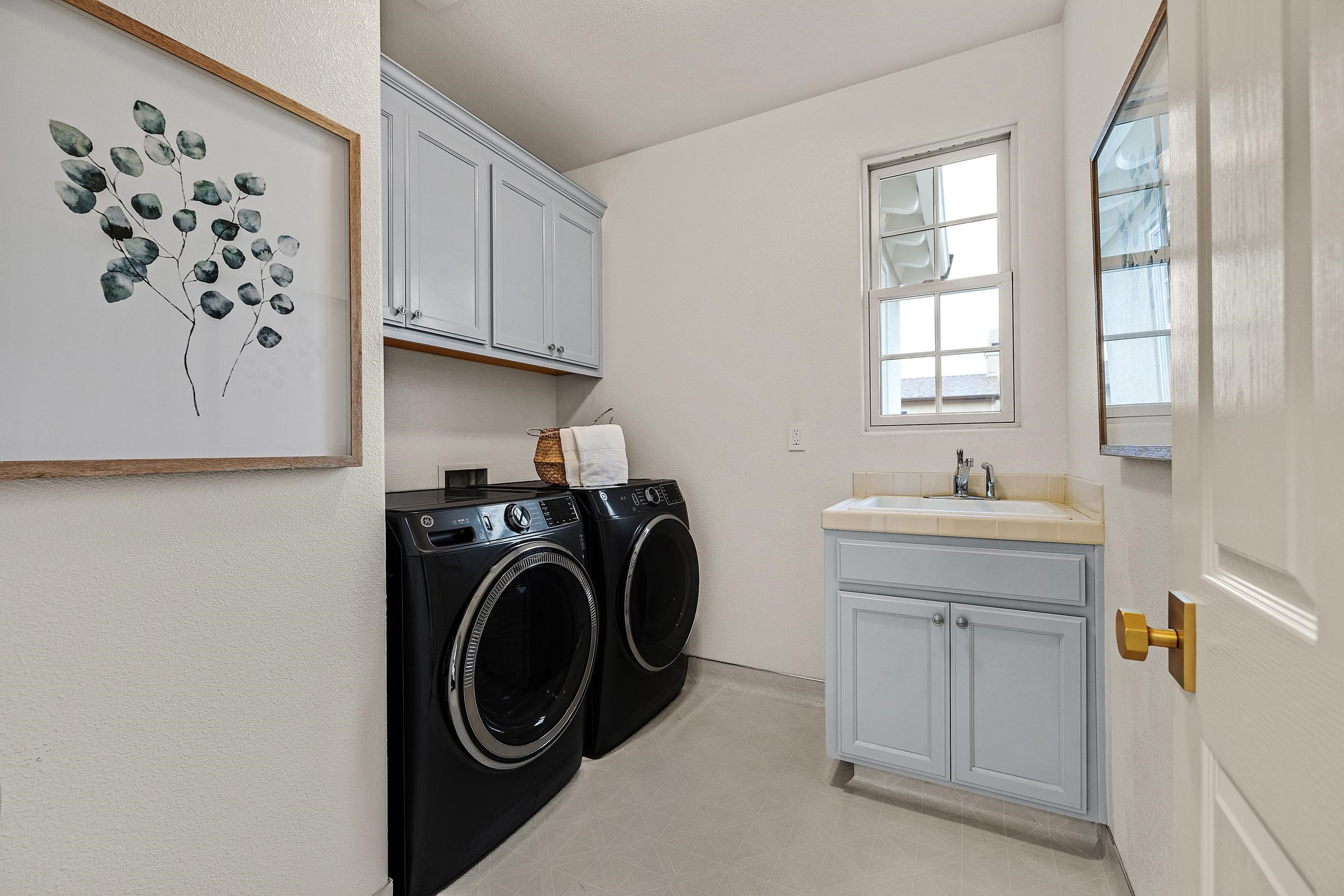 Detail Gallery Image 42 of 56 For 2428 Teal Ln, Alameda,  CA 94501 - 4 Beds | 3 Baths