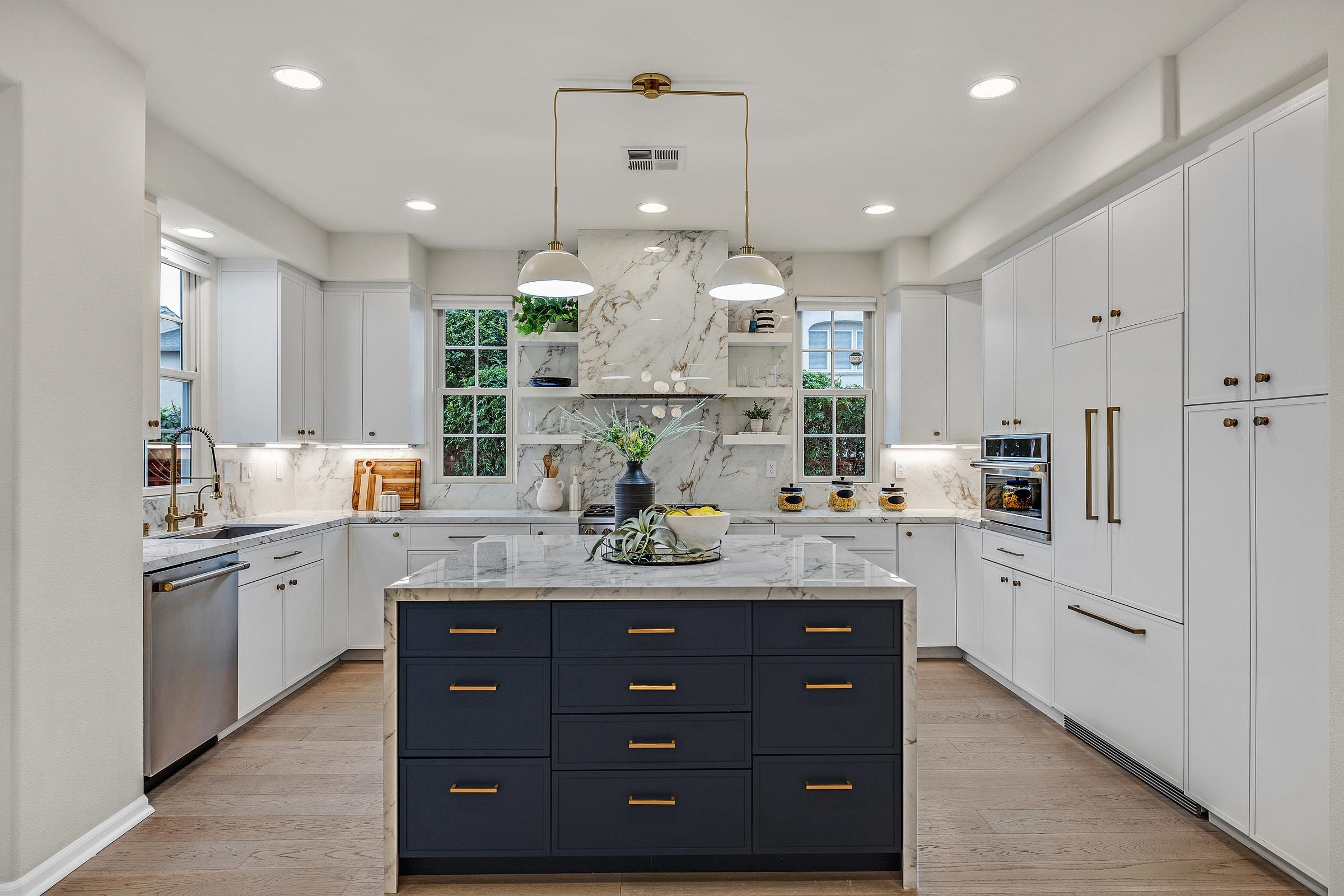 Detail Gallery Image 8 of 56 For 2428 Teal Ln, Alameda,  CA 94501 - 4 Beds | 3 Baths