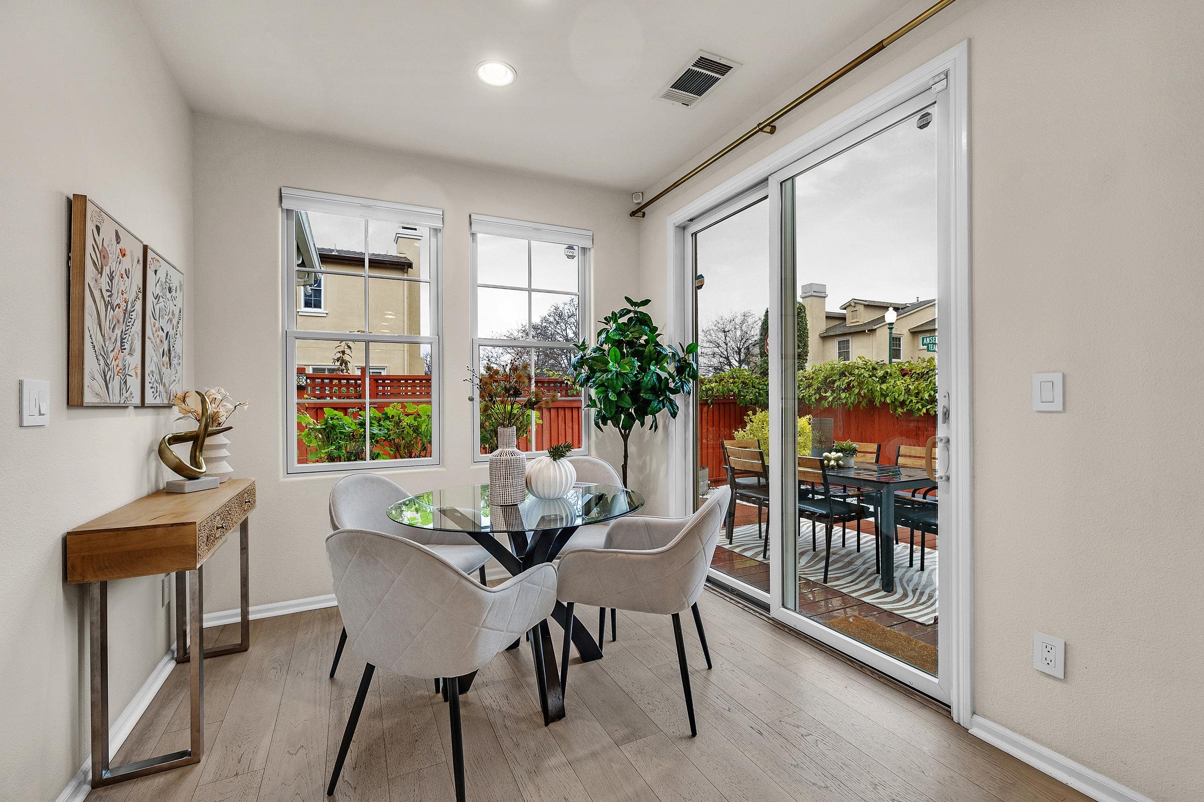 Detail Gallery Image 10 of 56 For 2428 Teal Ln, Alameda,  CA 94501 - 4 Beds | 3 Baths