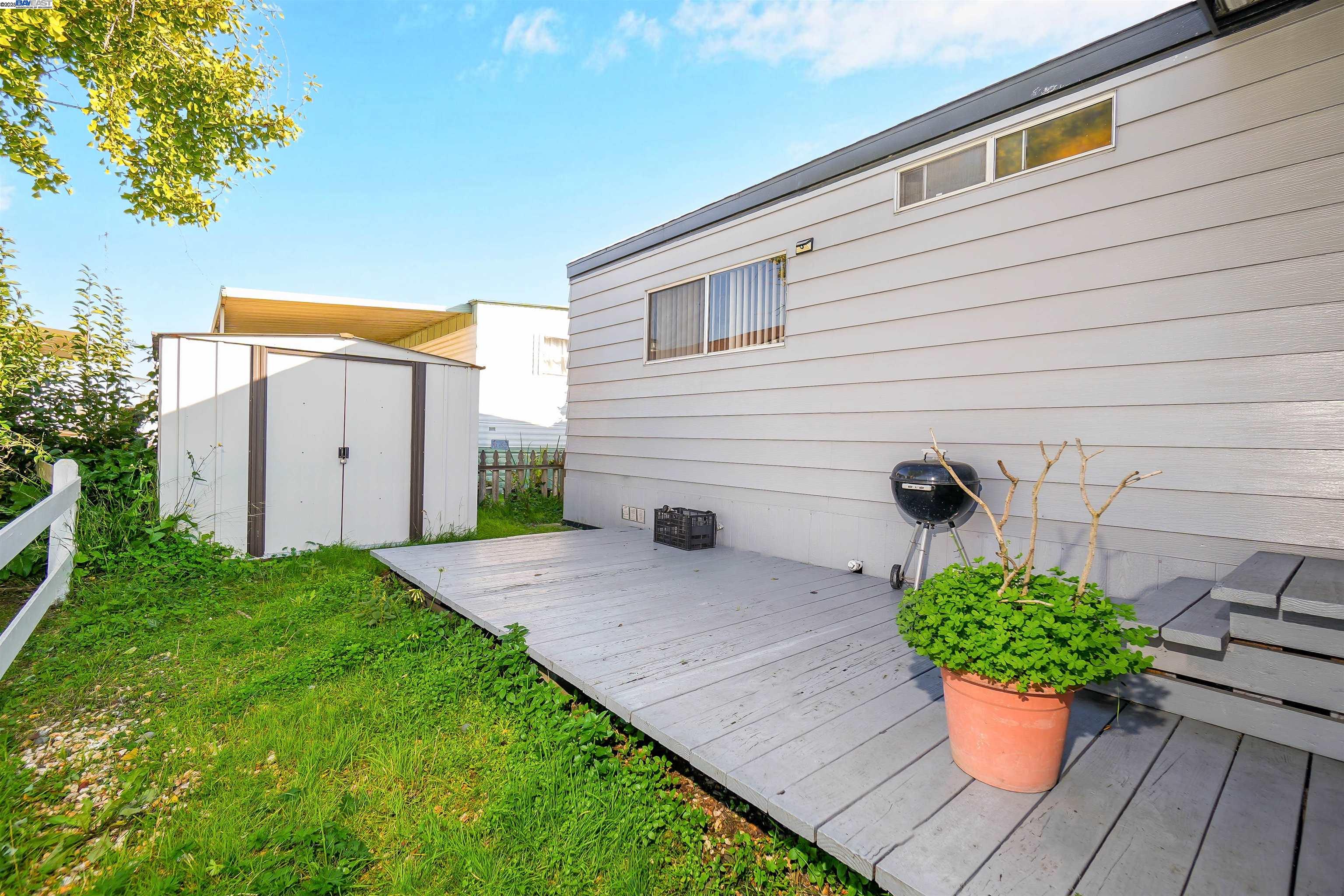 Detail Gallery Image 12 of 52 For 29050 S Westminster, Hayward,  CA 94544 - 2 Beds | 2 Baths