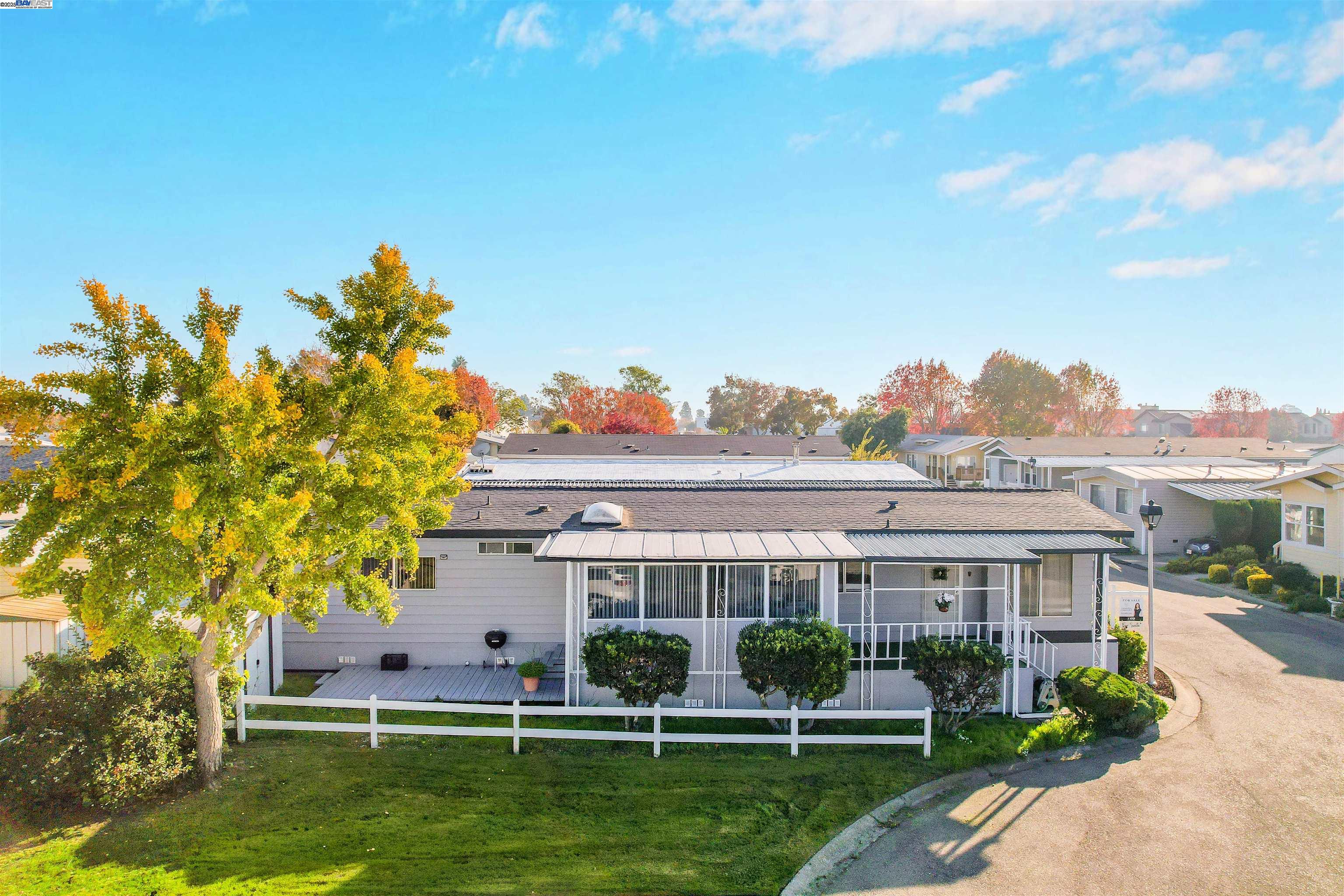 Detail Gallery Image 14 of 52 For 29050 S Westminster, Hayward,  CA 94544 - 2 Beds | 2 Baths