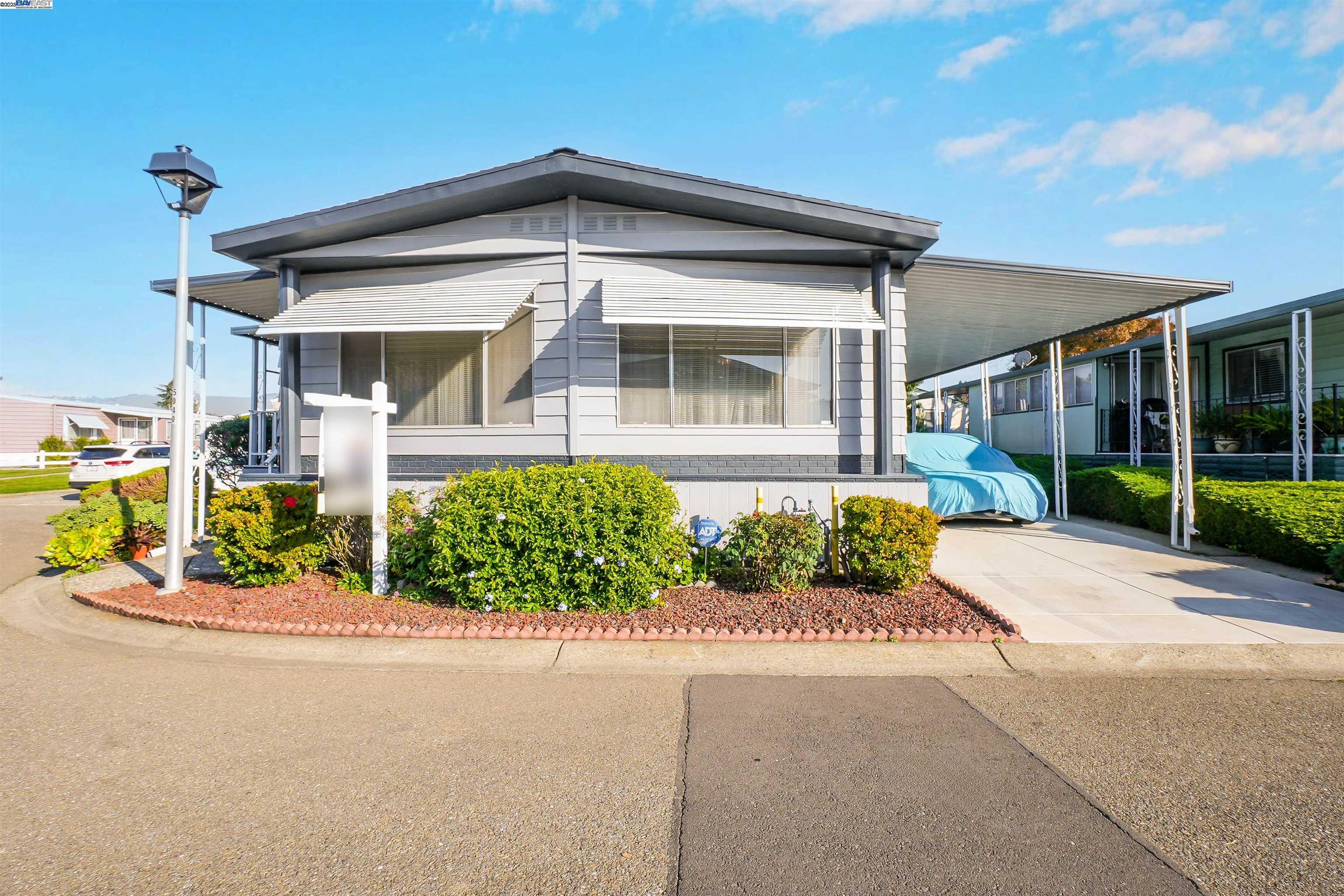 Detail Gallery Image 16 of 52 For 29050 S Westminster, Hayward,  CA 94544 - 2 Beds | 2 Baths