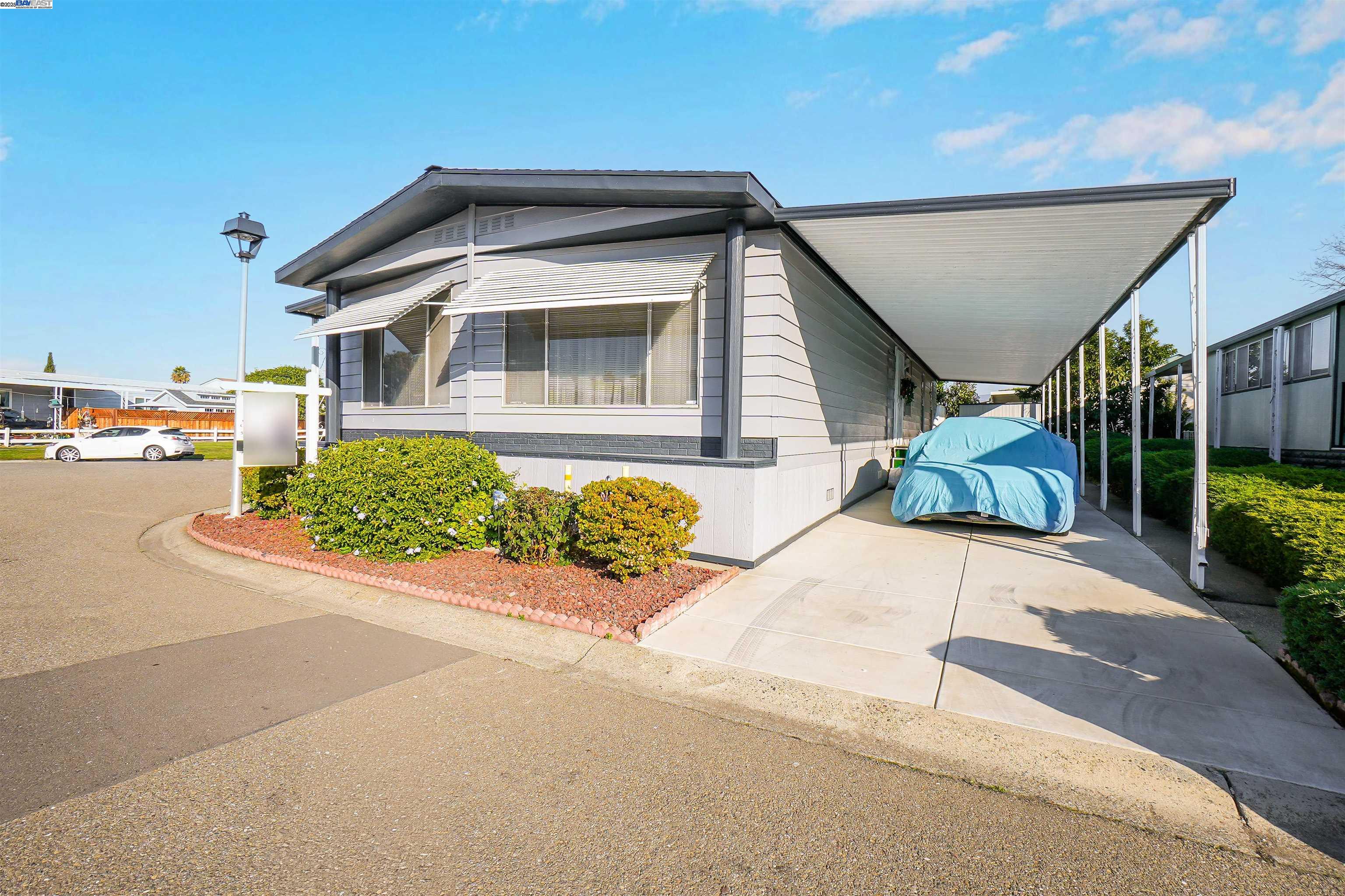 Detail Gallery Image 17 of 52 For 29050 S Westminster, Hayward,  CA 94544 - 2 Beds | 2 Baths