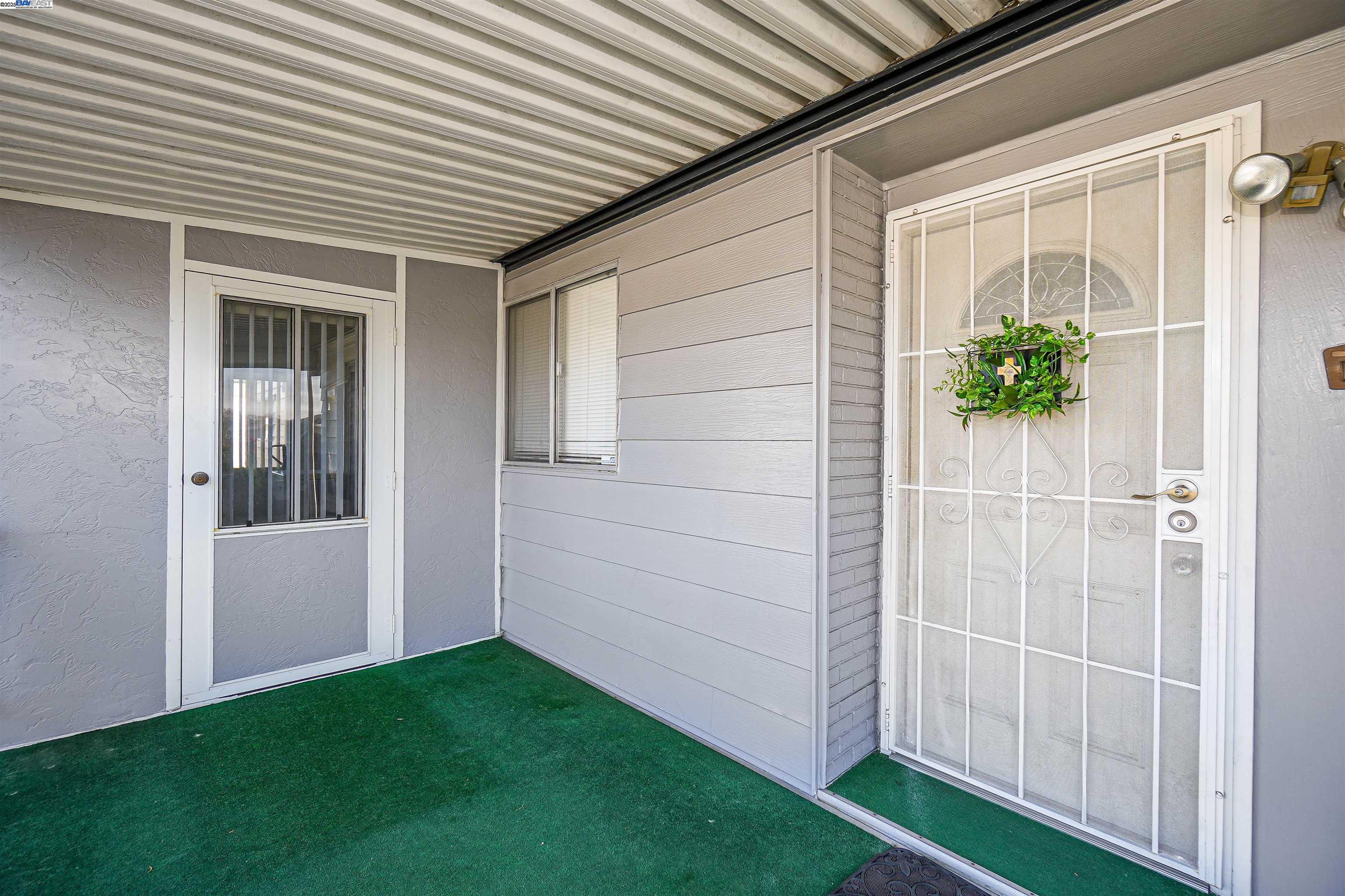 Detail Gallery Image 18 of 52 For 29050 S Westminster, Hayward,  CA 94544 - 2 Beds | 2 Baths