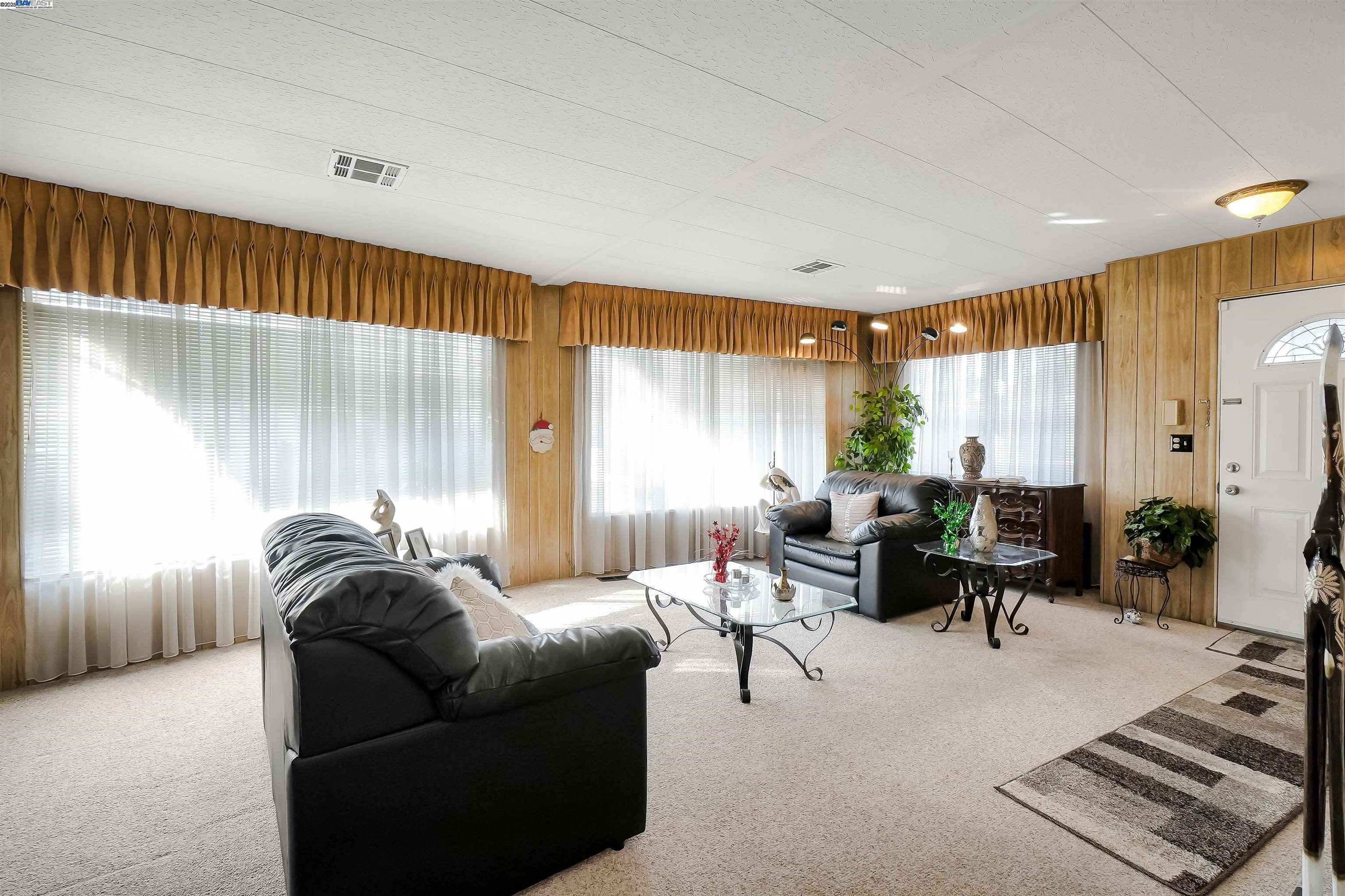 Detail Gallery Image 20 of 52 For 29050 S Westminster, Hayward,  CA 94544 - 2 Beds | 2 Baths