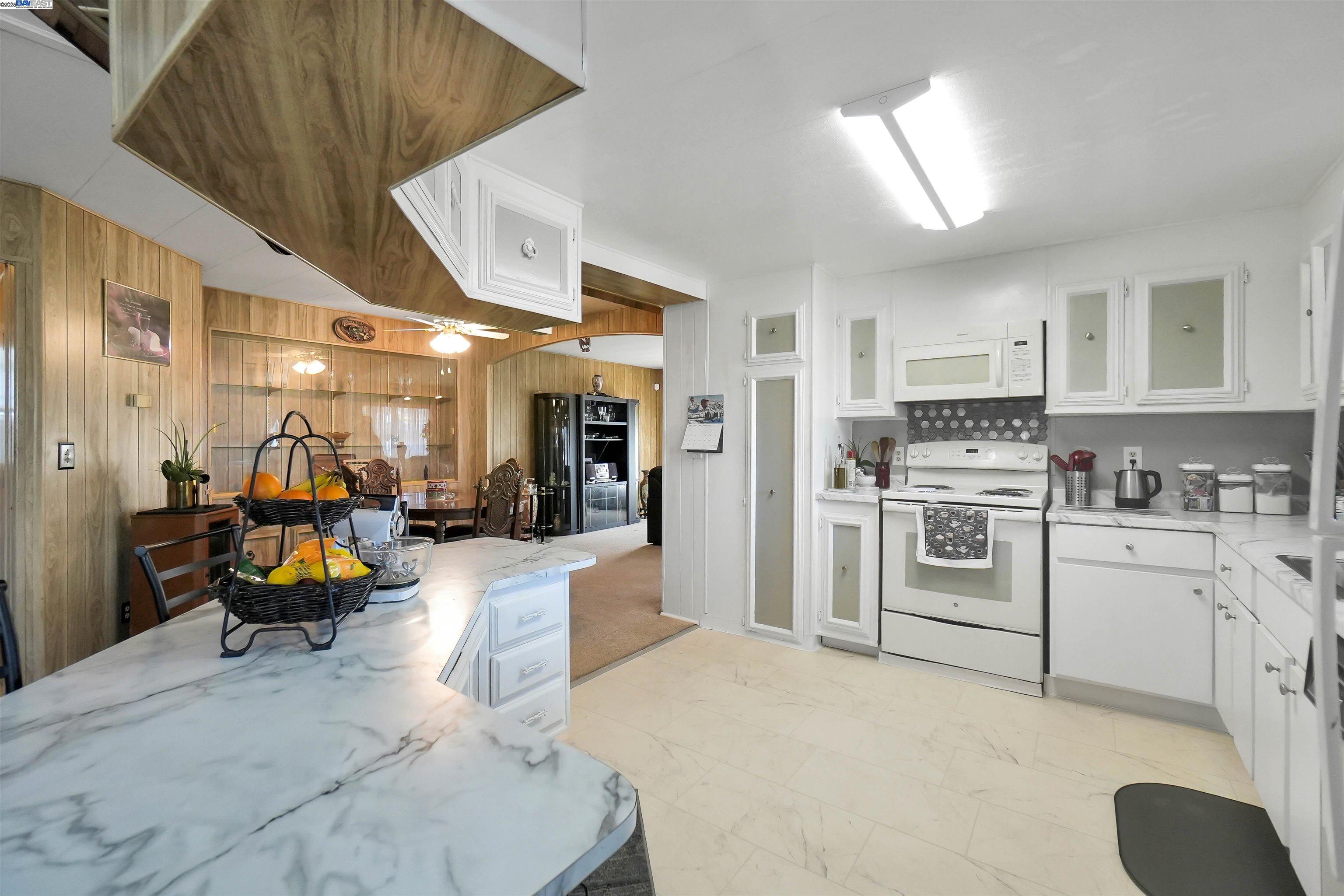 Detail Gallery Image 32 of 52 For 29050 S Westminster, Hayward,  CA 94544 - 2 Beds | 2 Baths