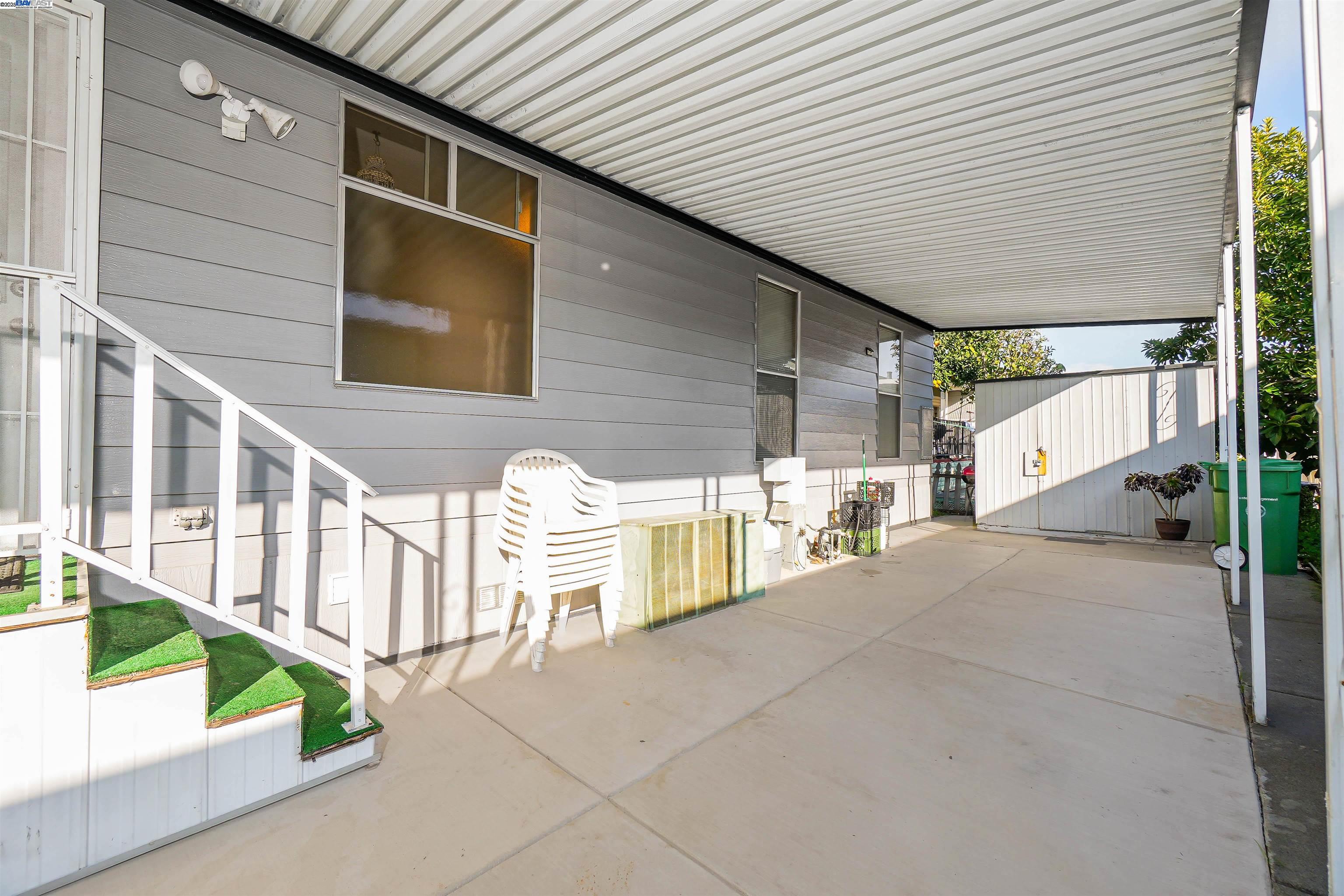 Detail Gallery Image 8 of 52 For 29050 S Westminster, Hayward,  CA 94544 - 2 Beds | 2 Baths