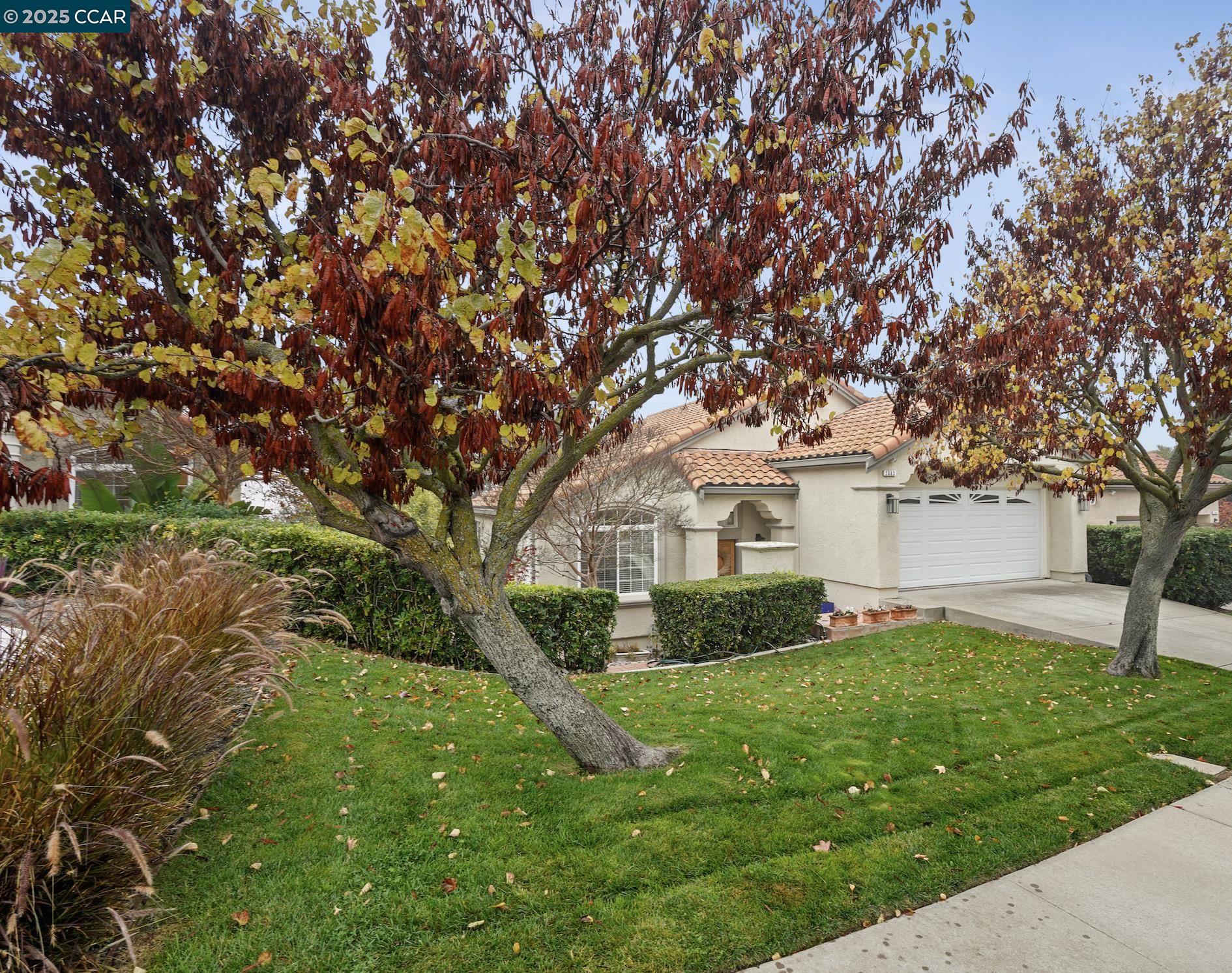 Detail Gallery Image 3 of 38 For 2063 Bluerock Ct, Concord,  CA 94521-1672 - 3 Beds | 2 Baths