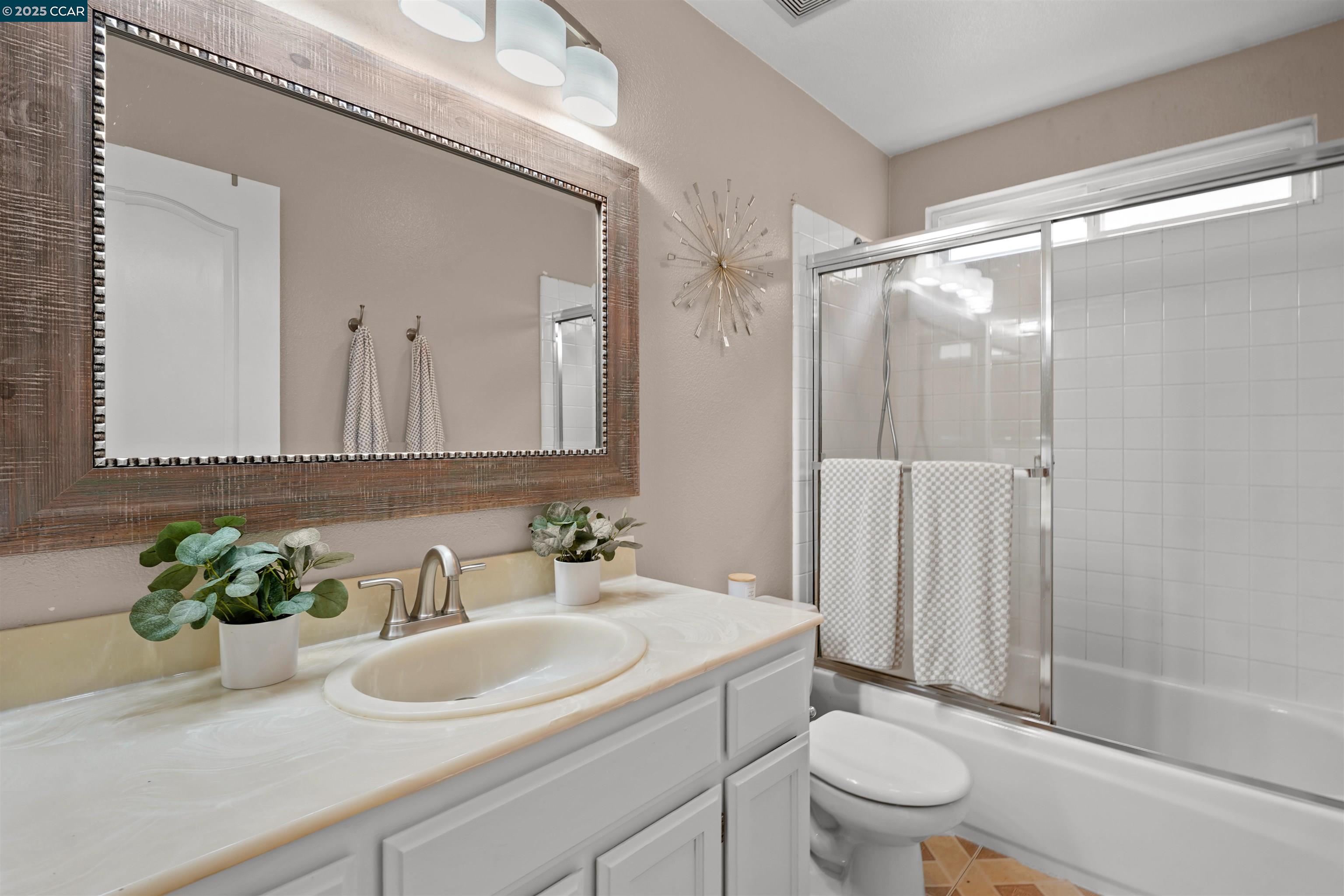 Detail Gallery Image 21 of 38 For 2063 Bluerock Ct, Concord,  CA 94521-1672 - 3 Beds | 2 Baths