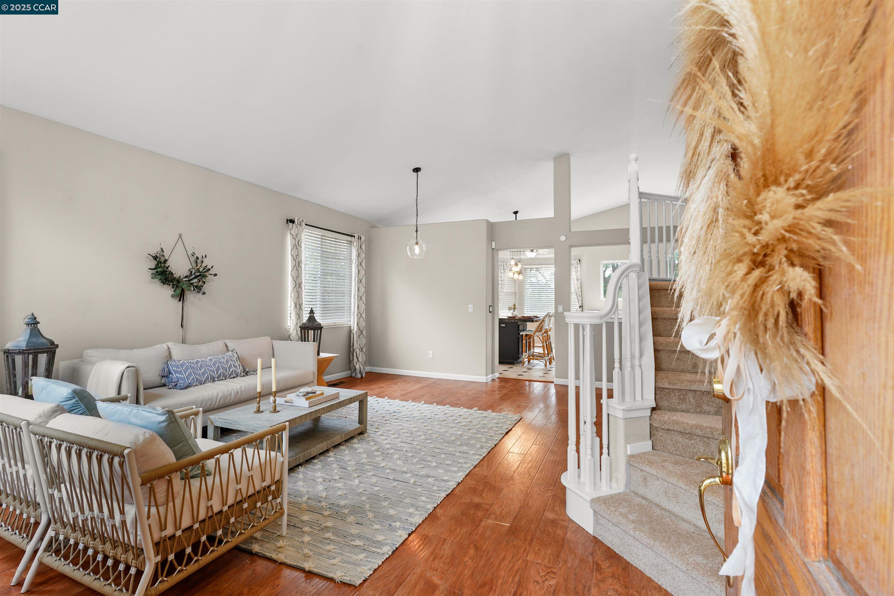 Detail Gallery Image 4 of 38 For 2063 Bluerock Ct, Concord,  CA 94521-1672 - 3 Beds | 2 Baths