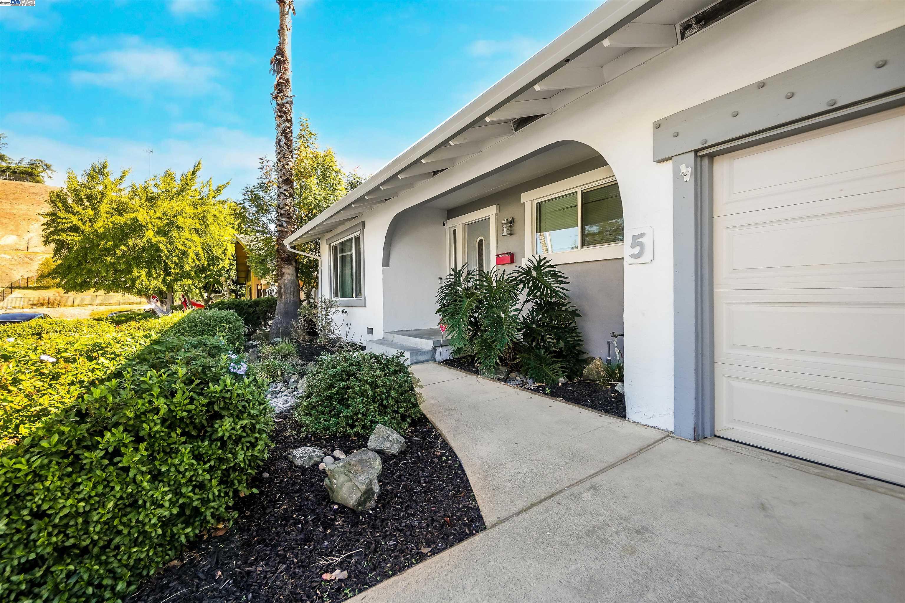 Detail Gallery Image 5 of 59 For 5 Terranova Dr, Antioch,  CA 94509 - 3 Beds | 2 Baths