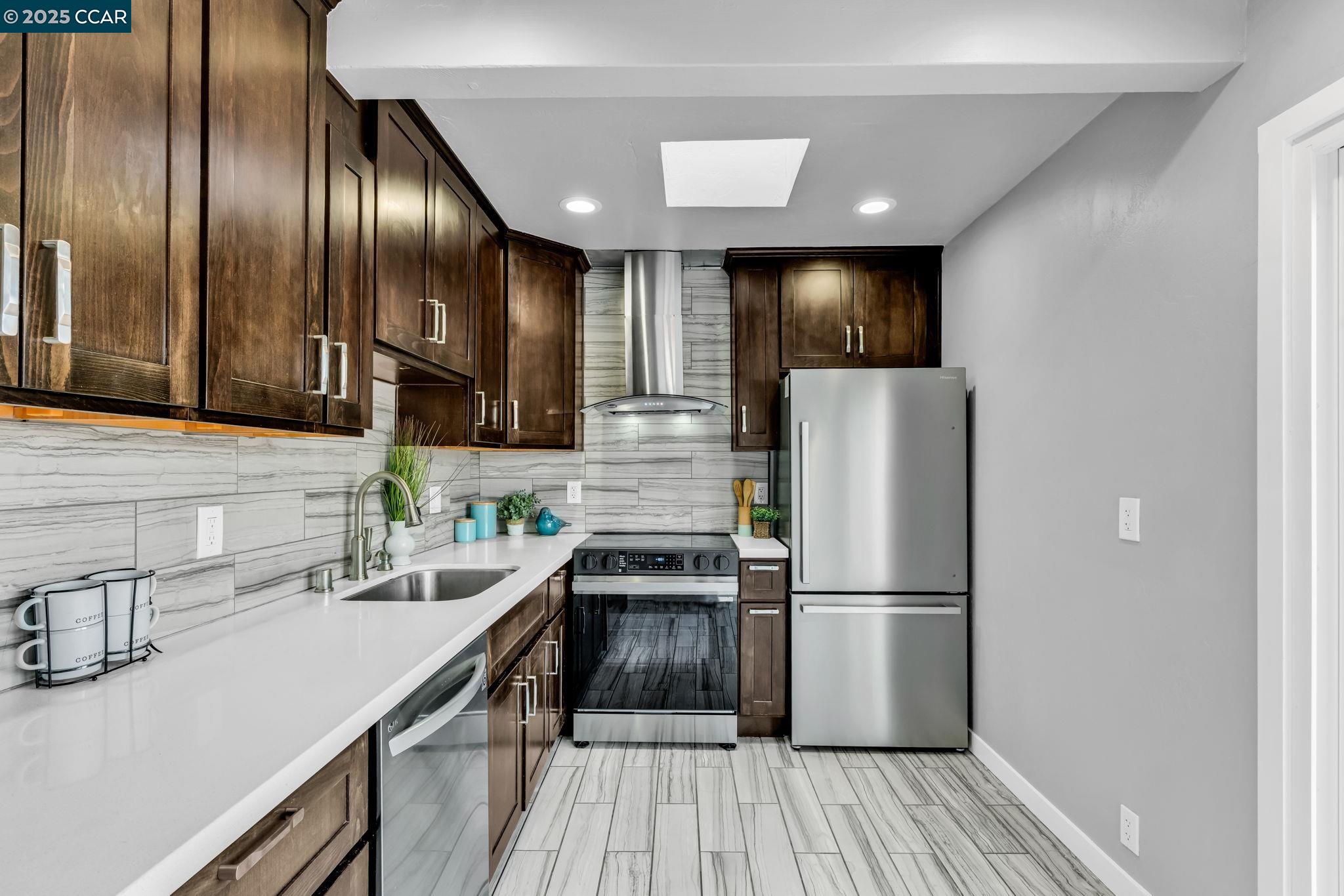 Detail Gallery Image 16 of 48 For 4405 Mcglothen Way, Richmond,  CA 94806 - 3 Beds | 1 Baths